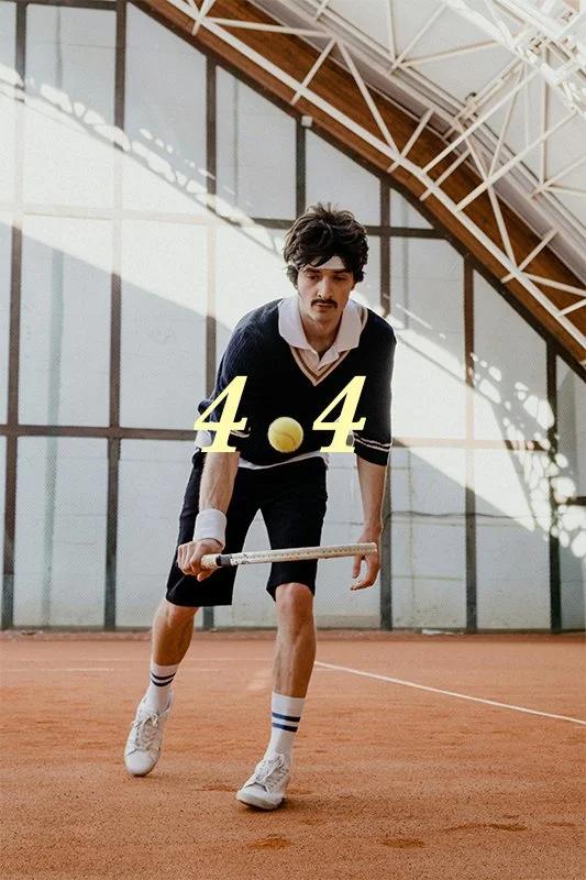 Pagina 404: ragazzo palleggia a tennis. Messaggio: 'Sembra sei finito in una dimensione parallela! Non preoccuparti, possiamo aiutarti a creare un marchio vincente!