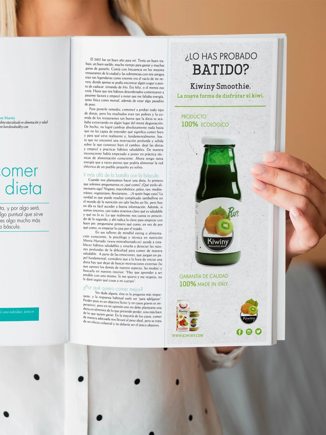 Pubblicità su rivista Veritas di un smoothie di kiwi biologico. Immagine vivace e attraente che mostra un smoothie verde, evidenziando la sua freschezza e qualità naturale