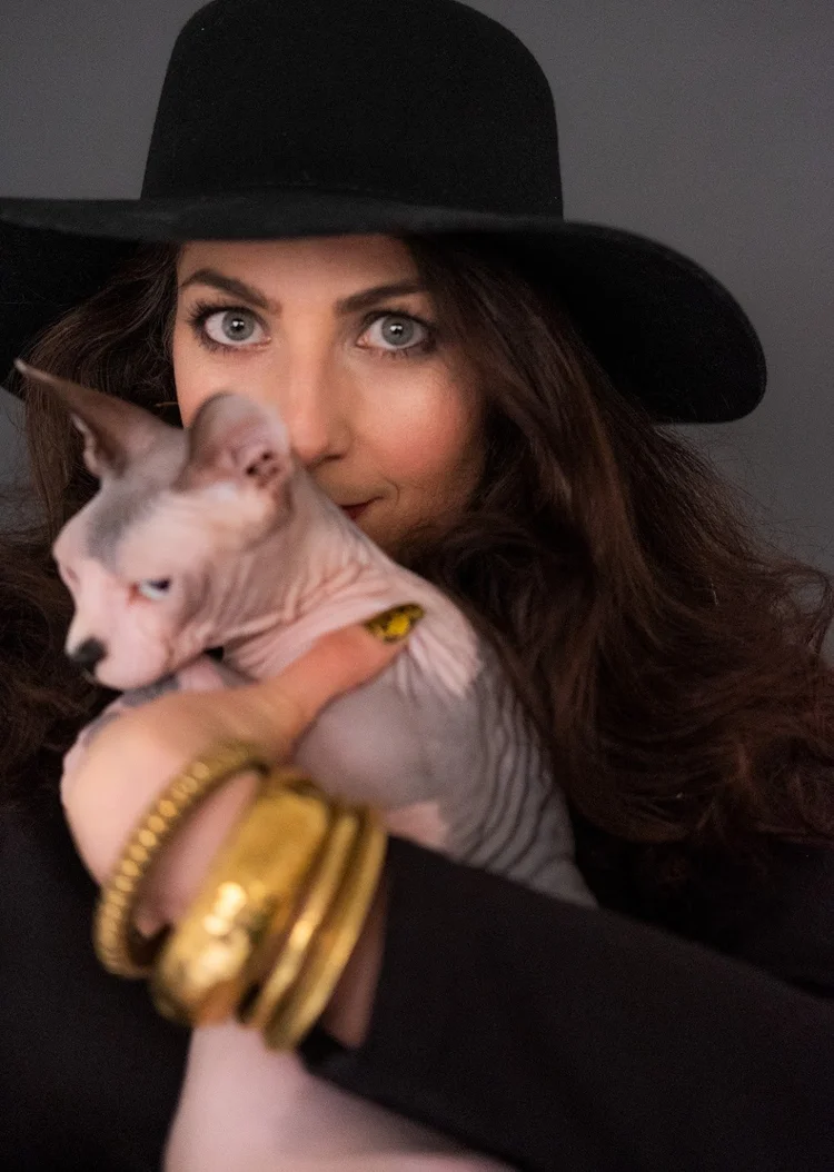 ABOUT — Dr Kate Tomas