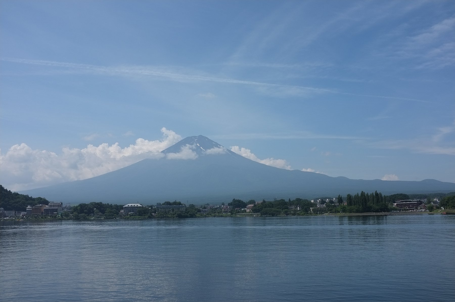 MT. FUJI (富士山):
Mount Fuji is a dormant volcano that stands at 3,776 meters (12,389 feet) tall and is the highest mountain in Japan. In ancient times, it was believed to be a dwelling place for the gods and was considered a sacred site.
Later, i
