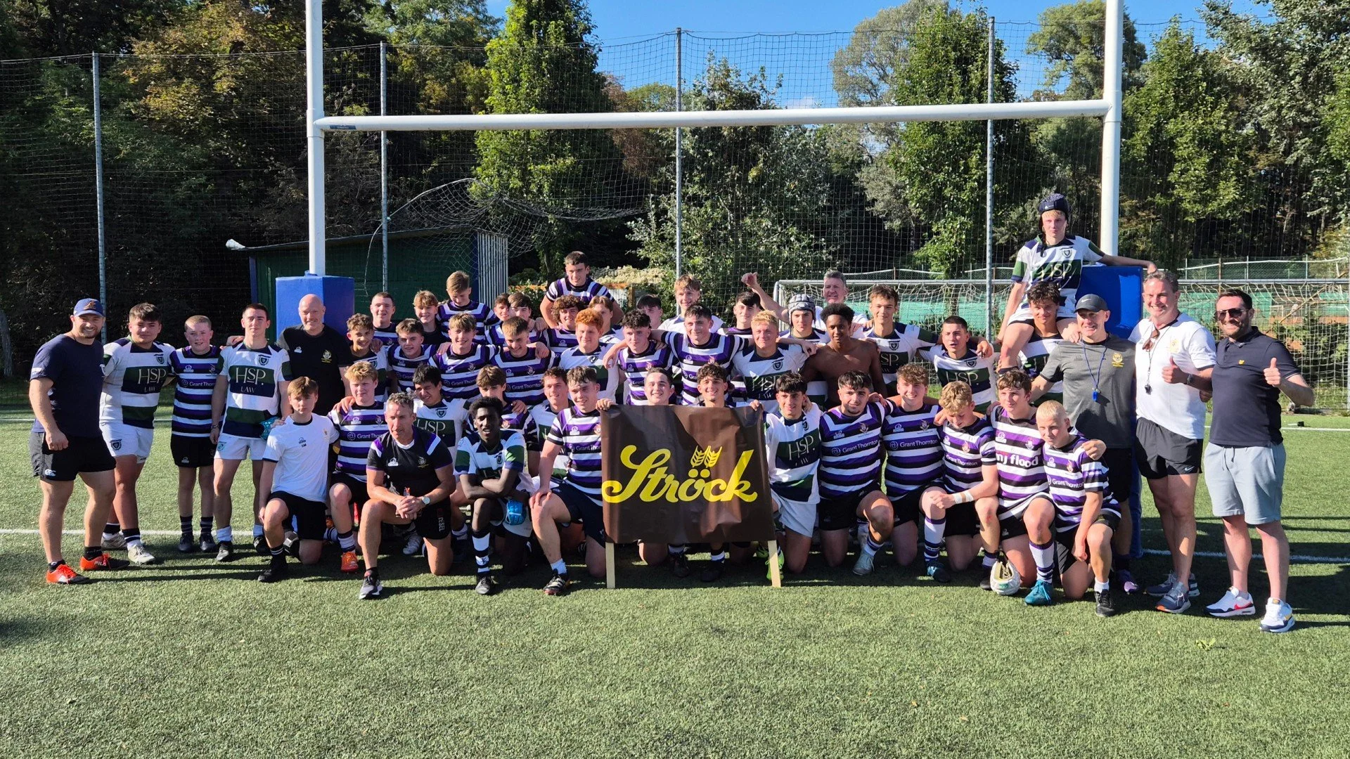 Endlich!
Nach vielen Reisen unserer Jugend nach Dublin war nun erstmals die Jugend des Terenure RFC in Wien zu Gast. Mit dem neuen Heimatclub von Benny und Caspar standen zwei Spiele und ein starkes Rahmenprogramm am Plan.

Spiel 1: 15:43 verloren &n