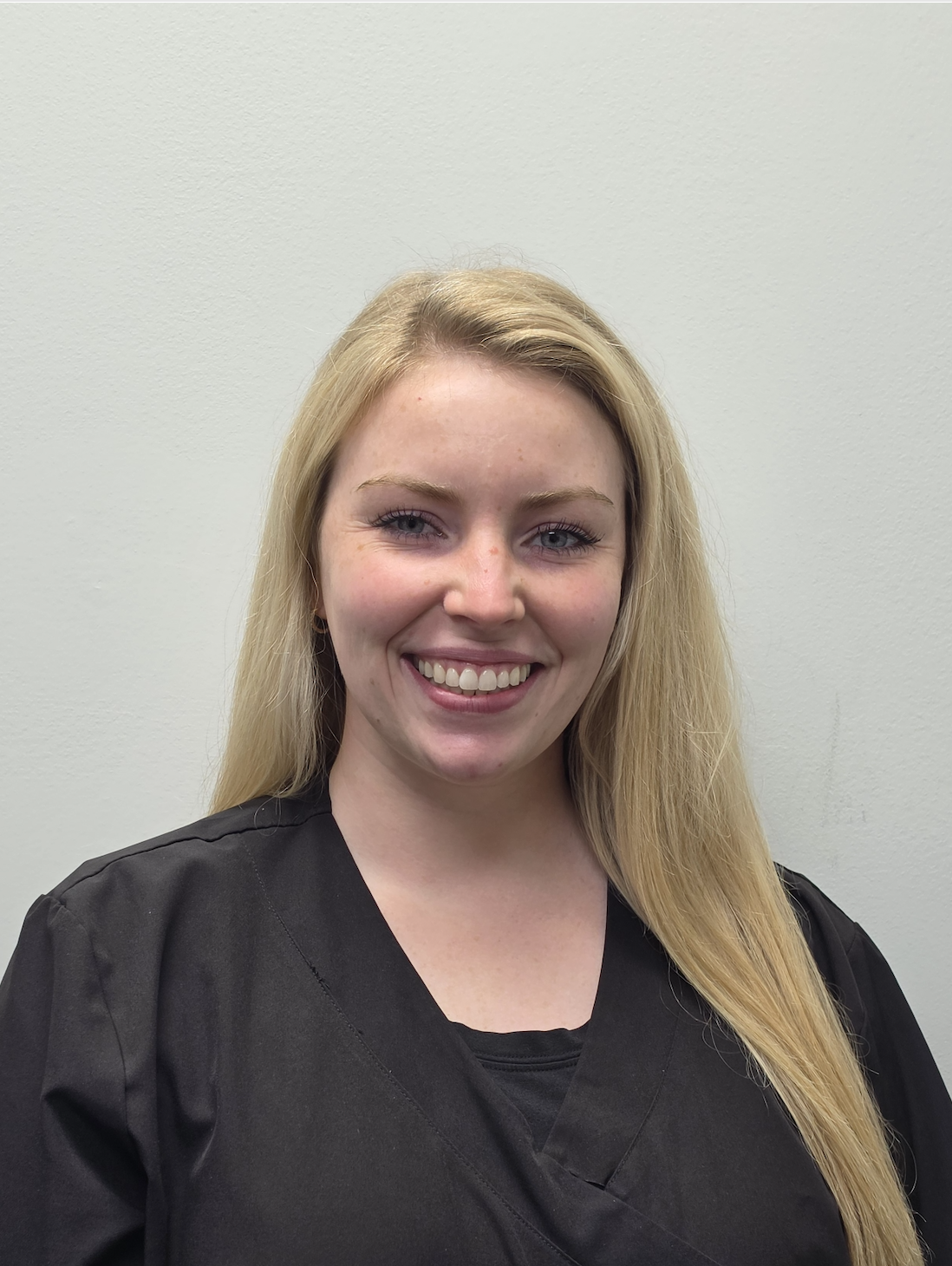 Ali Sawyer dental assistant
