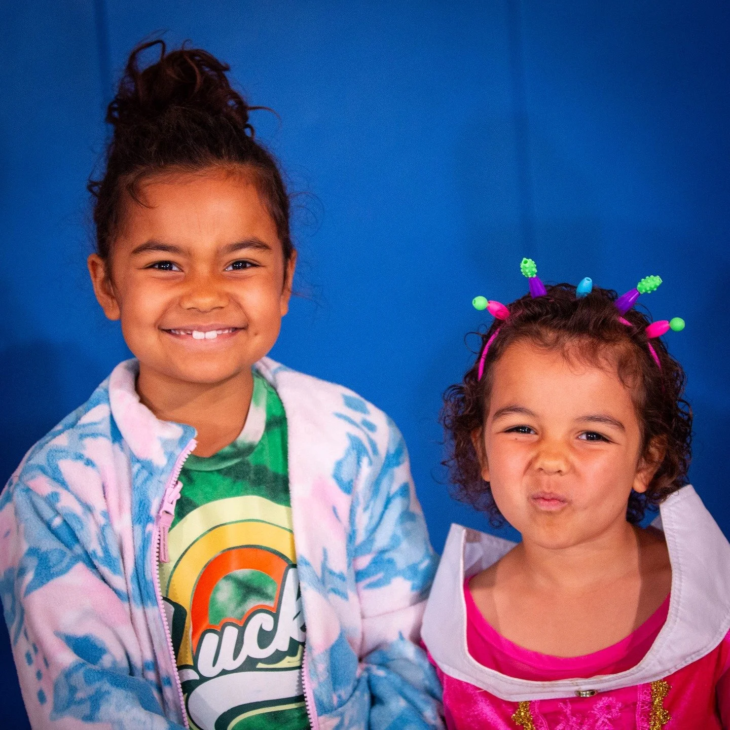 💓Sunday Recap💓
Today, we continued our series &quot;Poured Out&quot; in the Gospel of John 🌅
Pastor Steven preached a message on John 11:1-42 about the resurrection of Lazarus. 📖
We learned that God orchestrates the dark to magnify His glory:
1️⃣