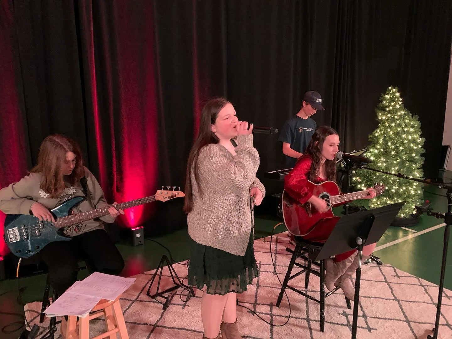 The Ladies had a great time at the Christmas Tea with delicious food, live music provided by our youth, and a great message about the true meaning of Christmas. Thank you to everyone who helped make this event so memorable! 🫶