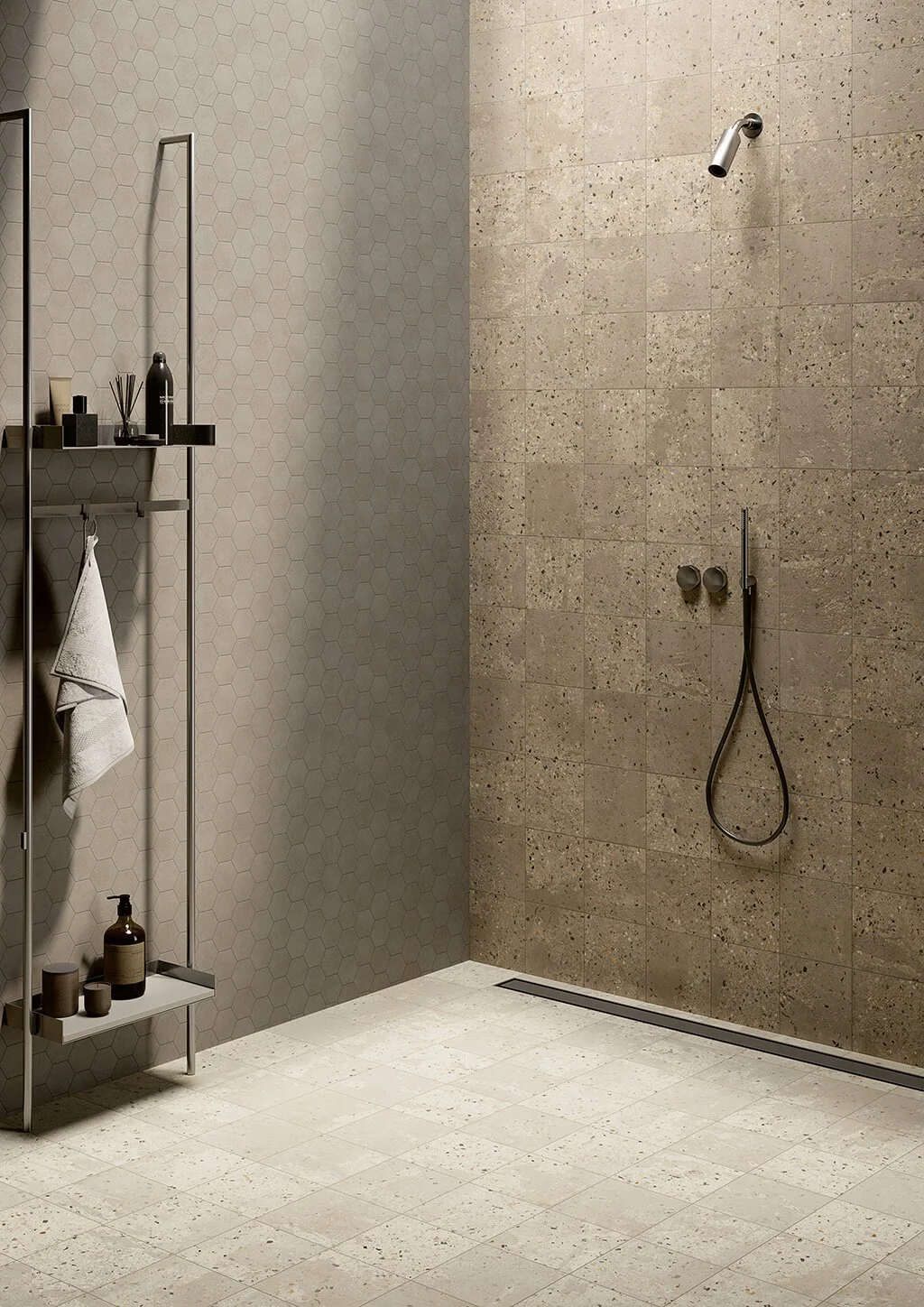 Piastrelle-bagno_Ceramica-Fioranese_Alchimia_Perla-2013x2013_Tortora-2013x2013_Mosaico-Esagoni-Mud.jpg