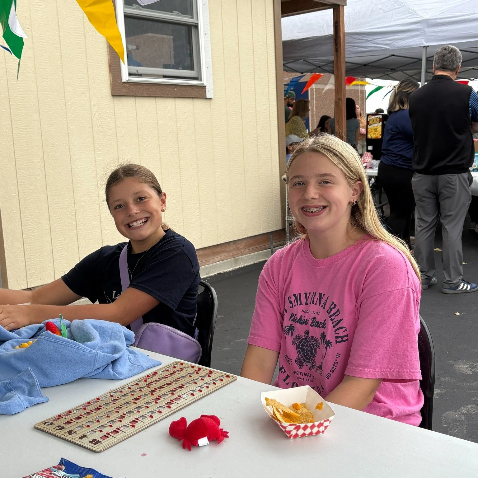 Our school carnival was a huge success with over 530 people in attendance. Thank you to everyone who helped by donating food and/or their time with setting up, serving, or cleaning up. Special thanks to our middle school volunteers for running the ga