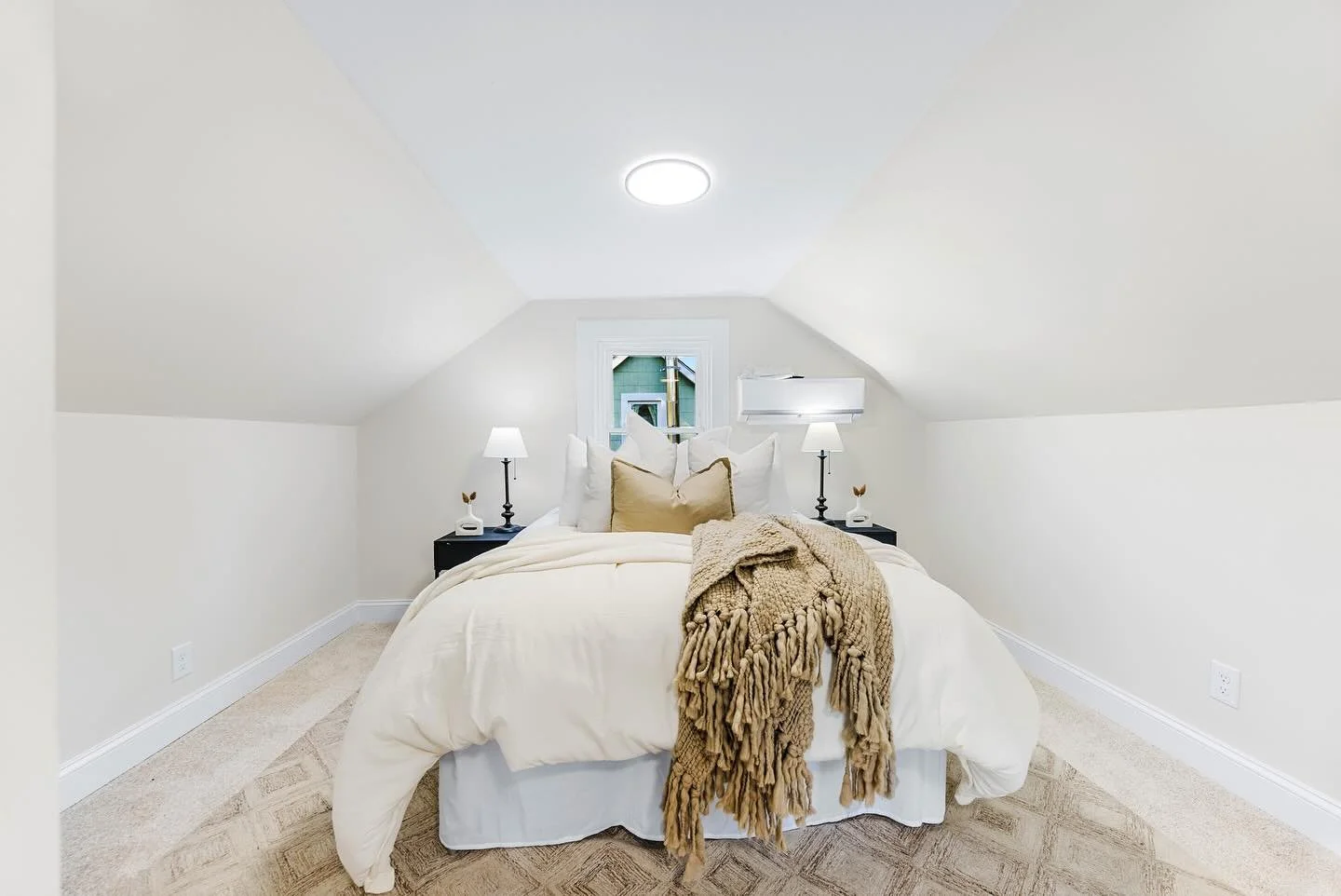 Swipe ➡️ to see some before and afters of a cute cape code we recently finished in Baltimore. 
.
.
#baltimore #maryland #capecode #beforeandafter #rehab #construction