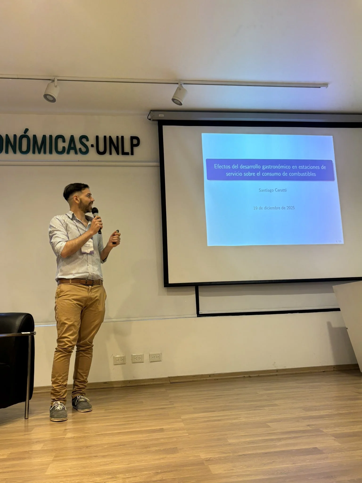 G8idHTJWUAAAcLo.jfif