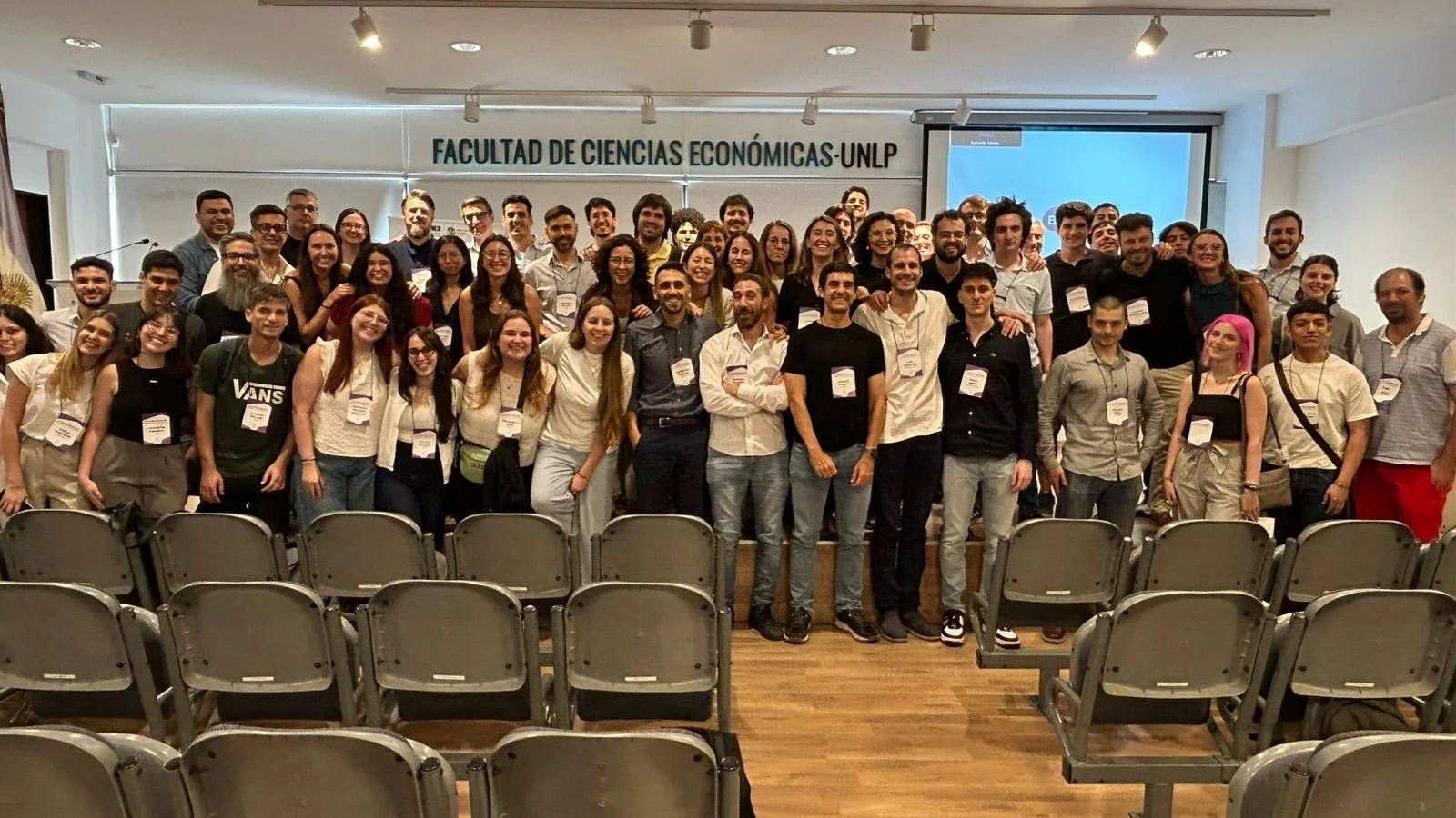 G8j38IBXoAE7imw.jfif