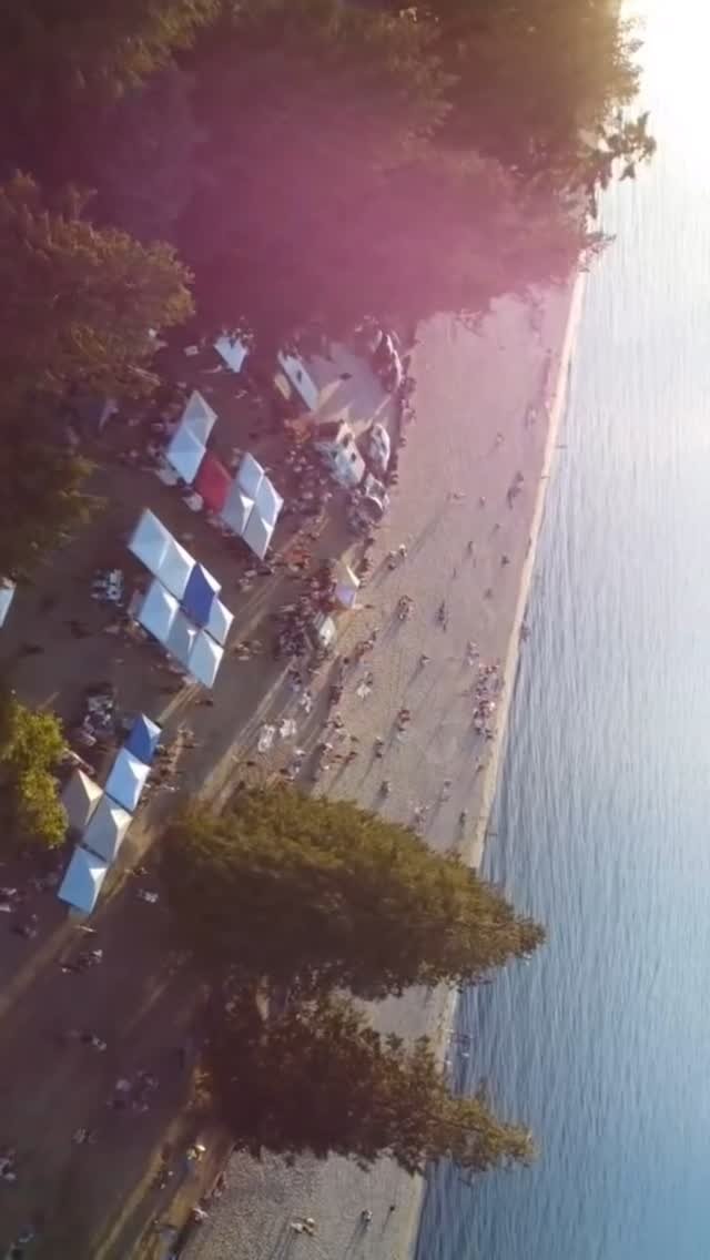 We are back this Thursday, July 3rd to kick off another evening of The Vegan Night Market!
Located at Locarno Beach from 6:00-9:30pm every other Thursday starting May 22-Sept 11.
As Vancouver’s only literal beach market we make sure to bring