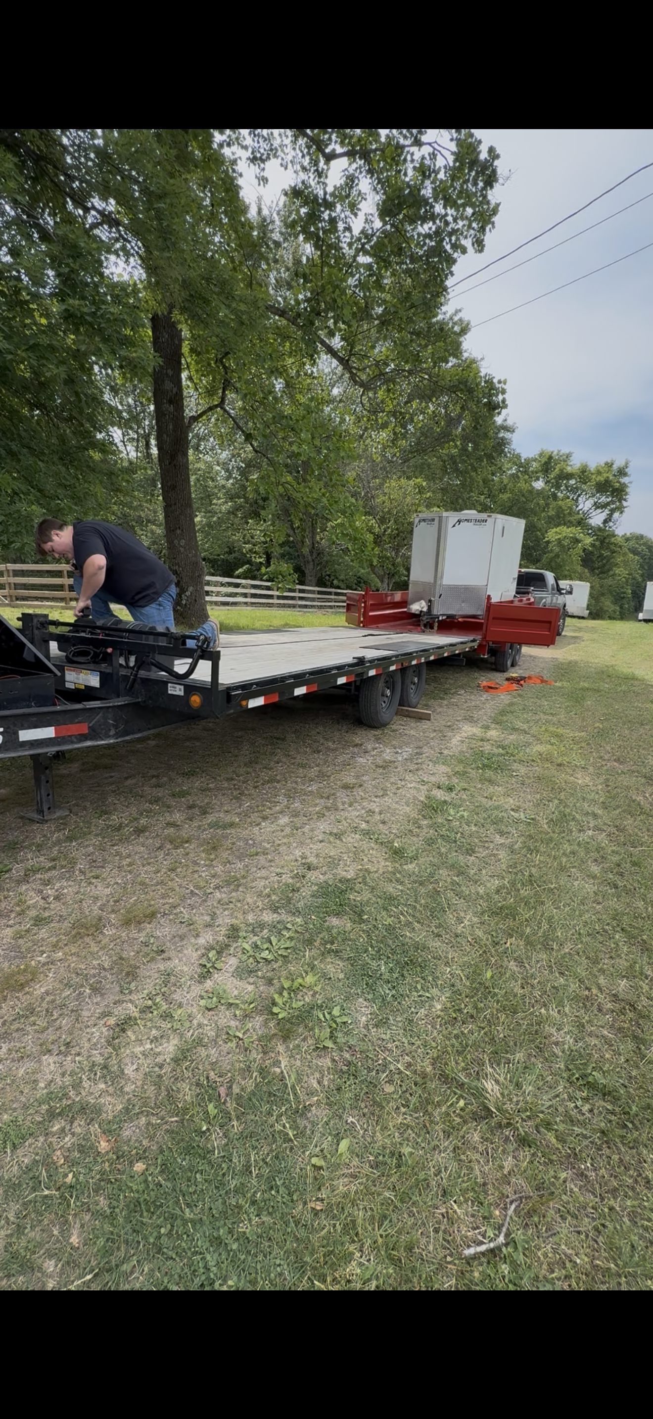 Specialized trailer service in the Nashville, TN area including welding, electrical, axle, and hydraulic services for all your trailer needs.
