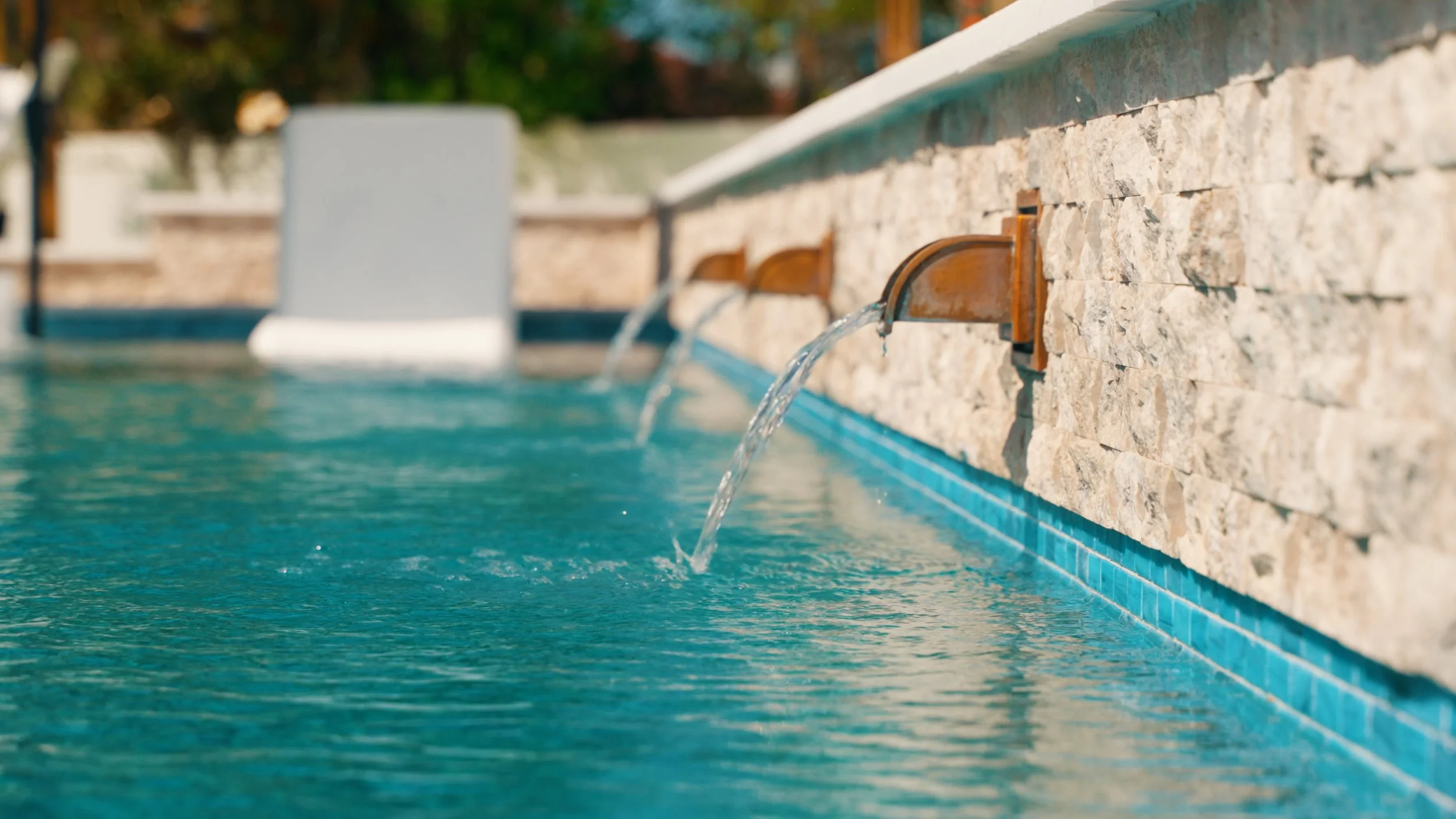 Rustic swimming pool design