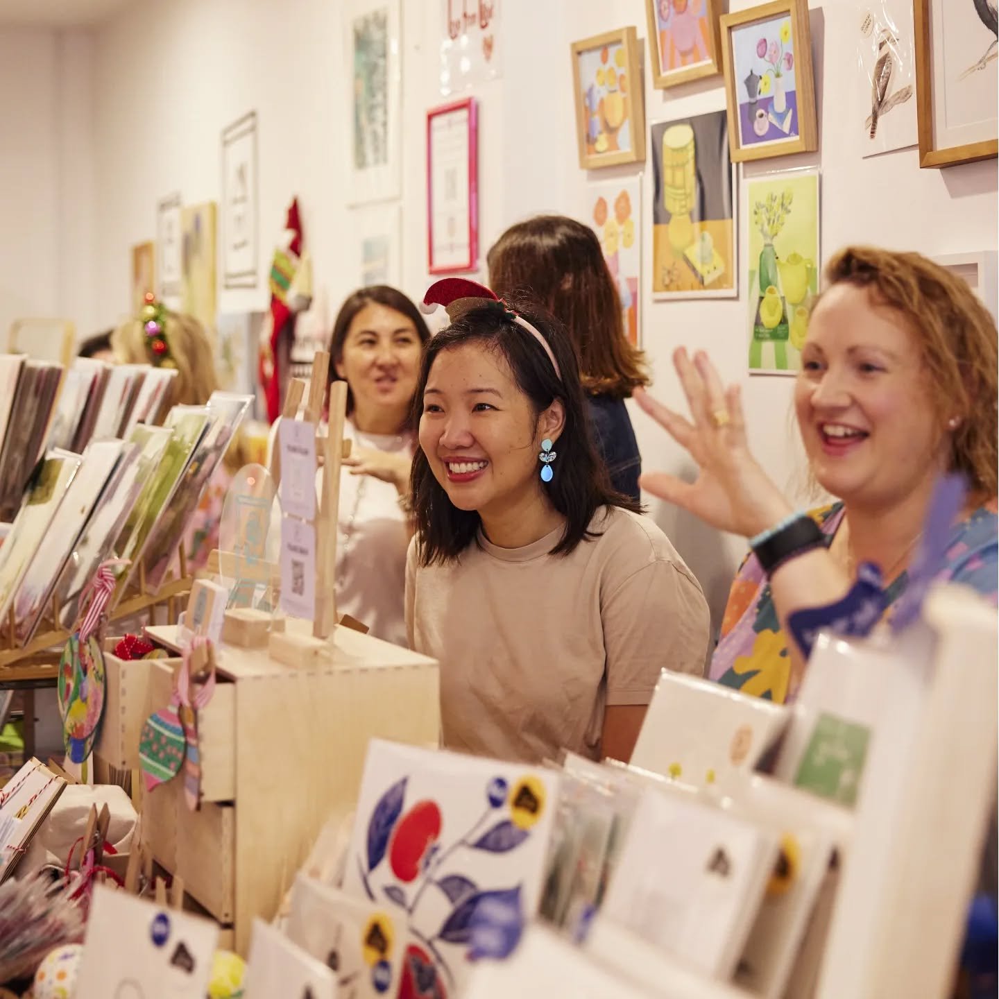 A few snaps from last weekend's Cutest Christmas Market. It was so lovely to meet 17 other inspiring creative ladies in person, most of us celebrating and reflecting on a year since launching our little (and some not so little) creative businesses. 
