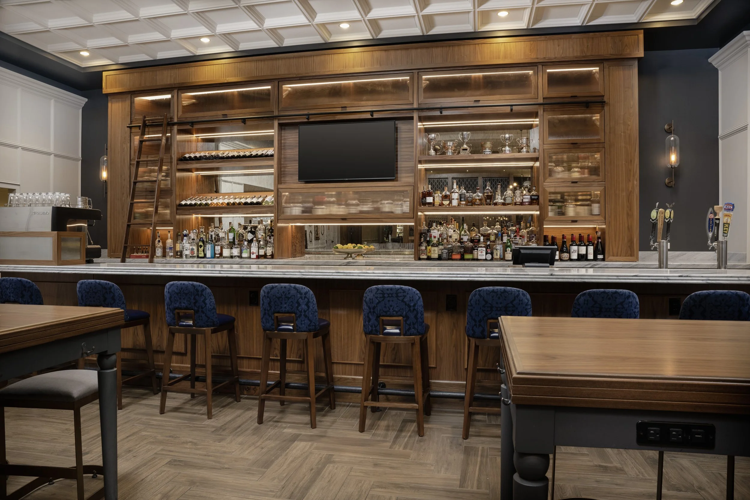 BALHN_BAR_CLOSEUP.jpg