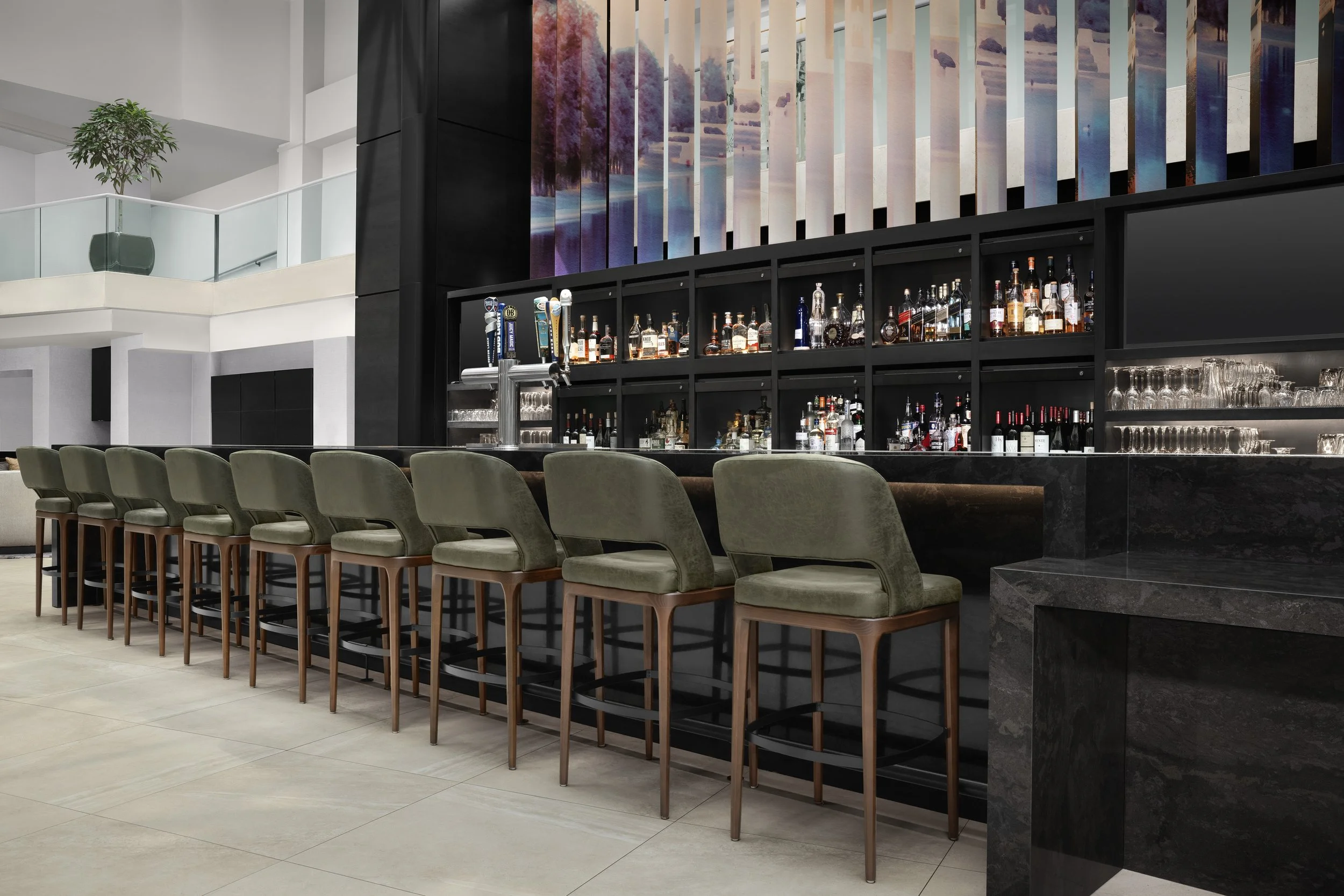 DCADCHH_DC_CAPITOL_HILTON_BAR_WIDE.jpg