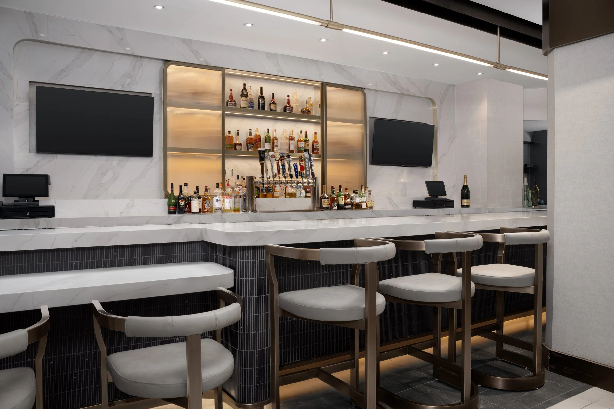 DCANAHF_VA_ARLINGTON_HILTON_BAR.jpg