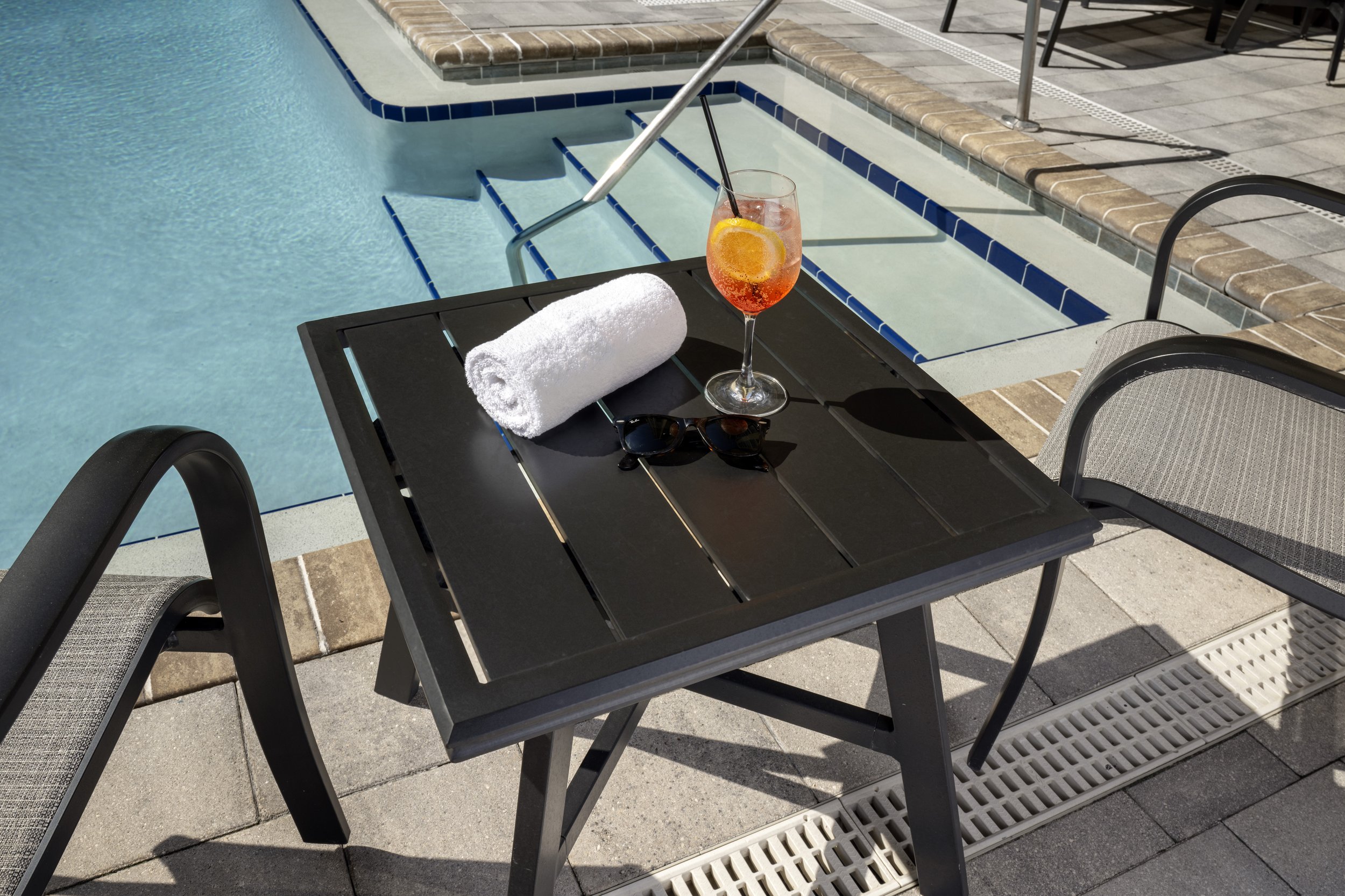 JAXDNHW_FL_JAX_HWS_POOL_DRINK.jpg