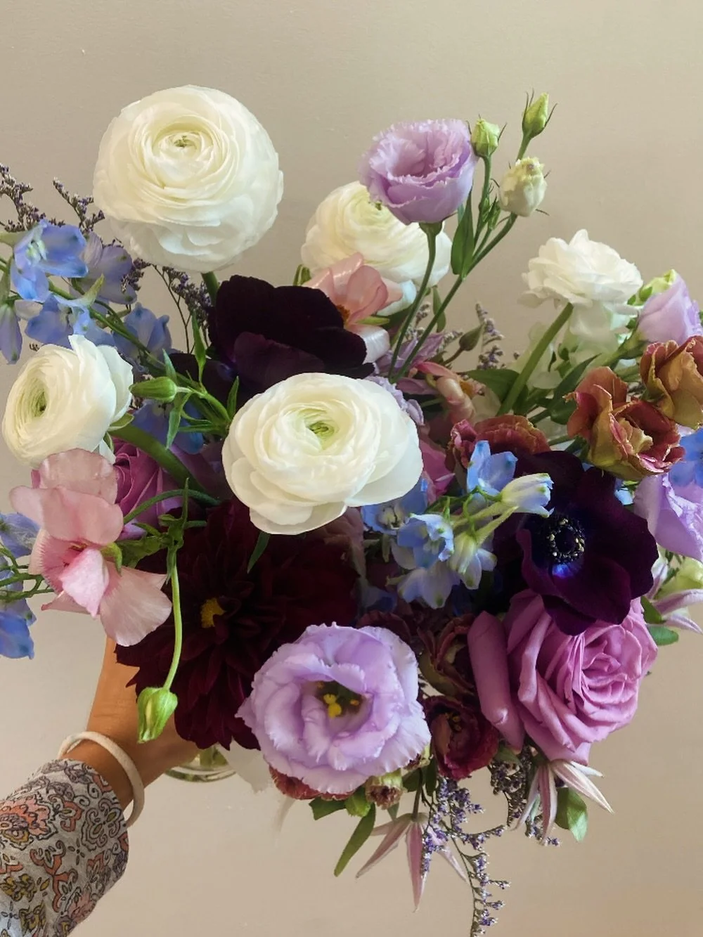 Sooo&hellip;apparently winter has decided to stick around. We woke up to 6+ inches of snow with more on the way in the next few days! 🤦🏽&zwj;♀️ Thankfully we can still enjoy glimmers of spring through flowers&mdash;I&rsquo;ve been having consults t