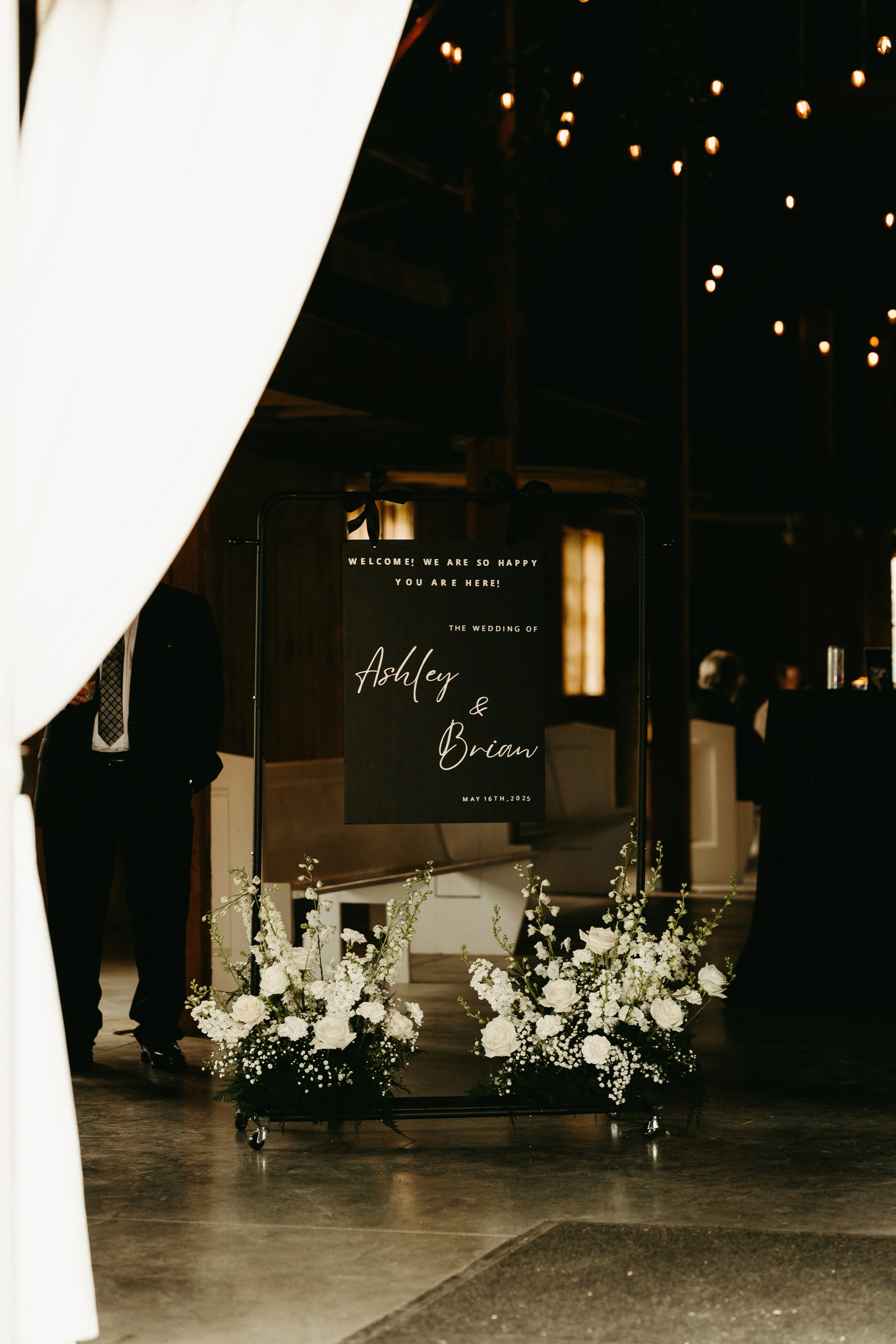 Welcome sign flowers