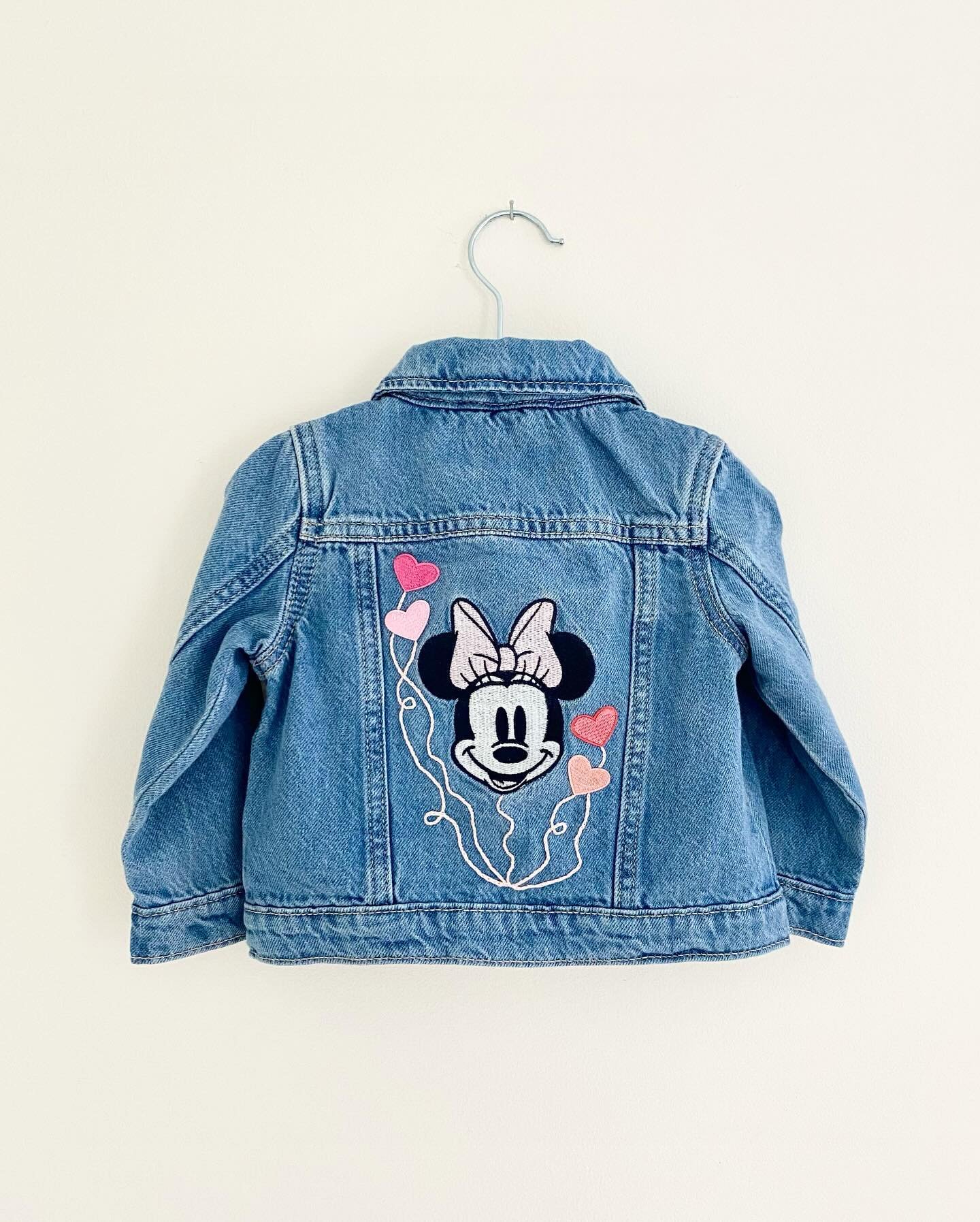 Minnie Denim for a California girl! This has Disney Land written all over it 🌟💕🎈

Happy 1 year Harper! 💜