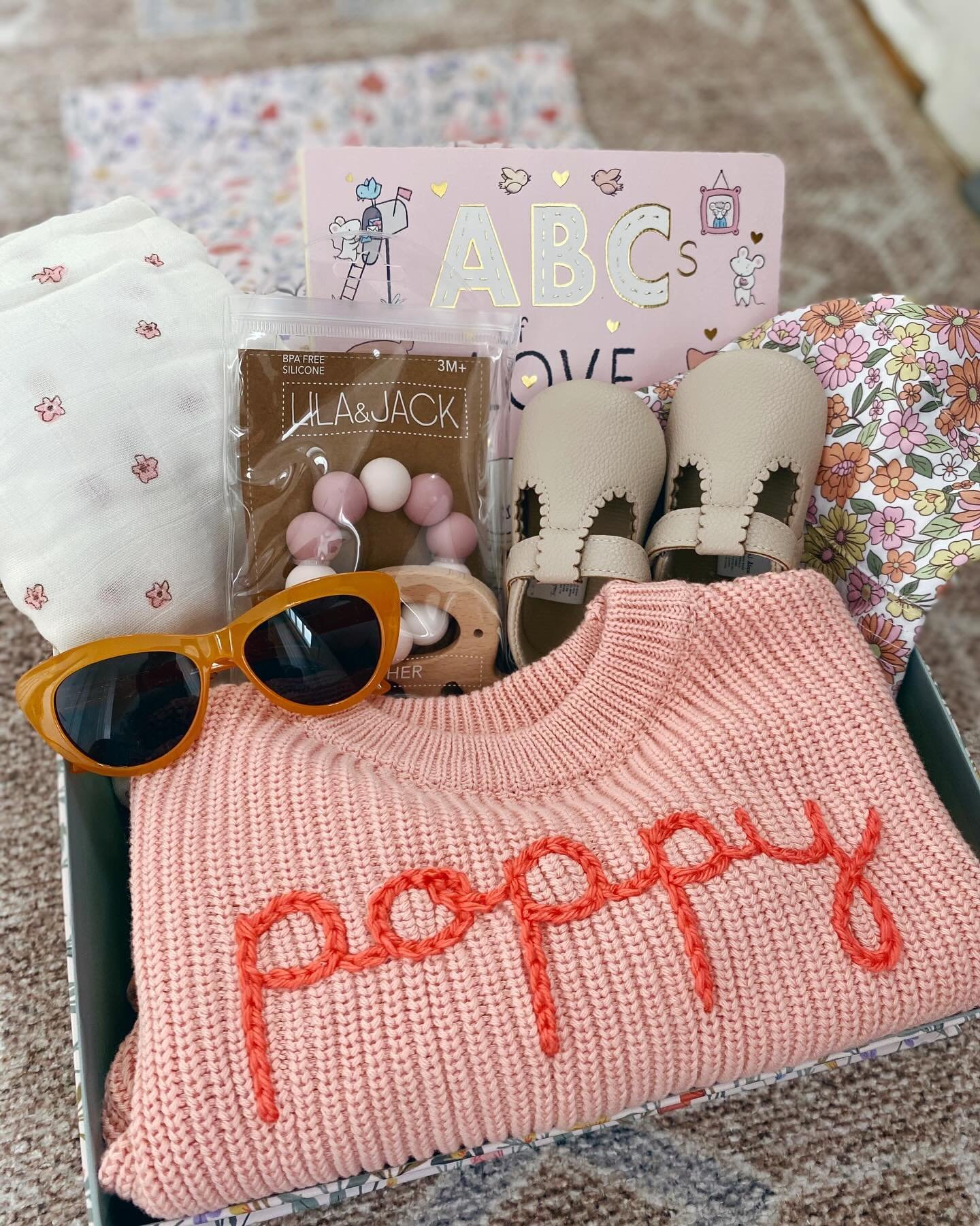 Apparel Bundle for Poppy 🌺 and yes, those are poppies on the gift box 😇 it&rsquo;s all in the details! 

Welcome to the world sweet girl 💕
