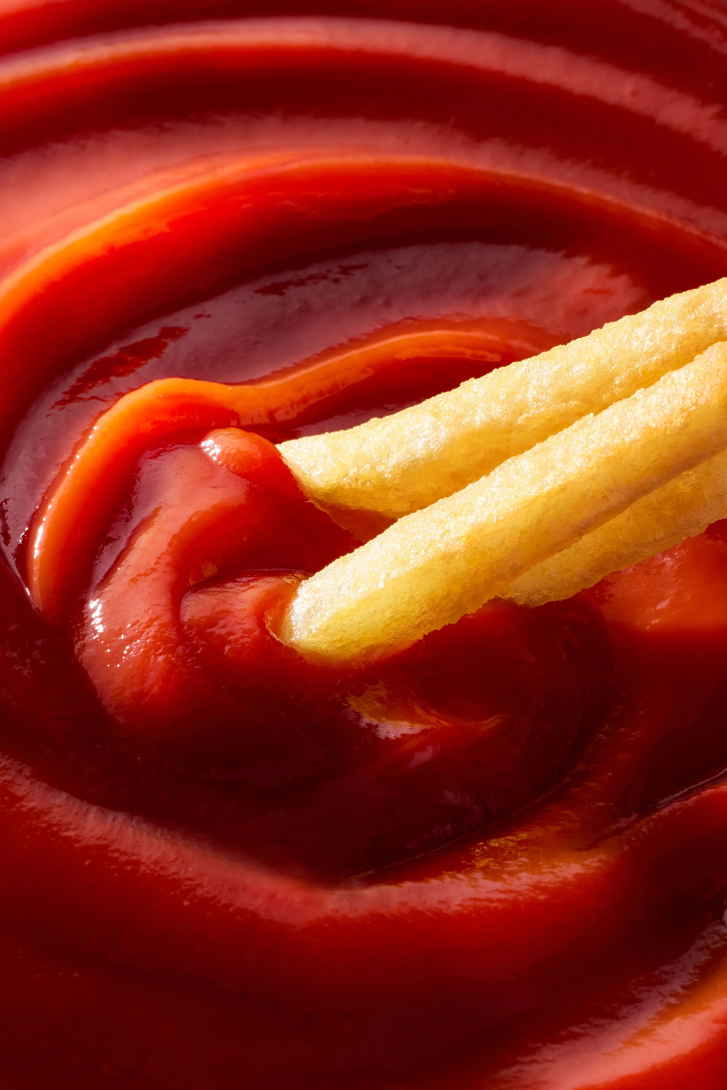 Cavendish-FlavourCrisp_Shot-04_Fry_Macro_Ketchup_Dip_0620_v2.jpg