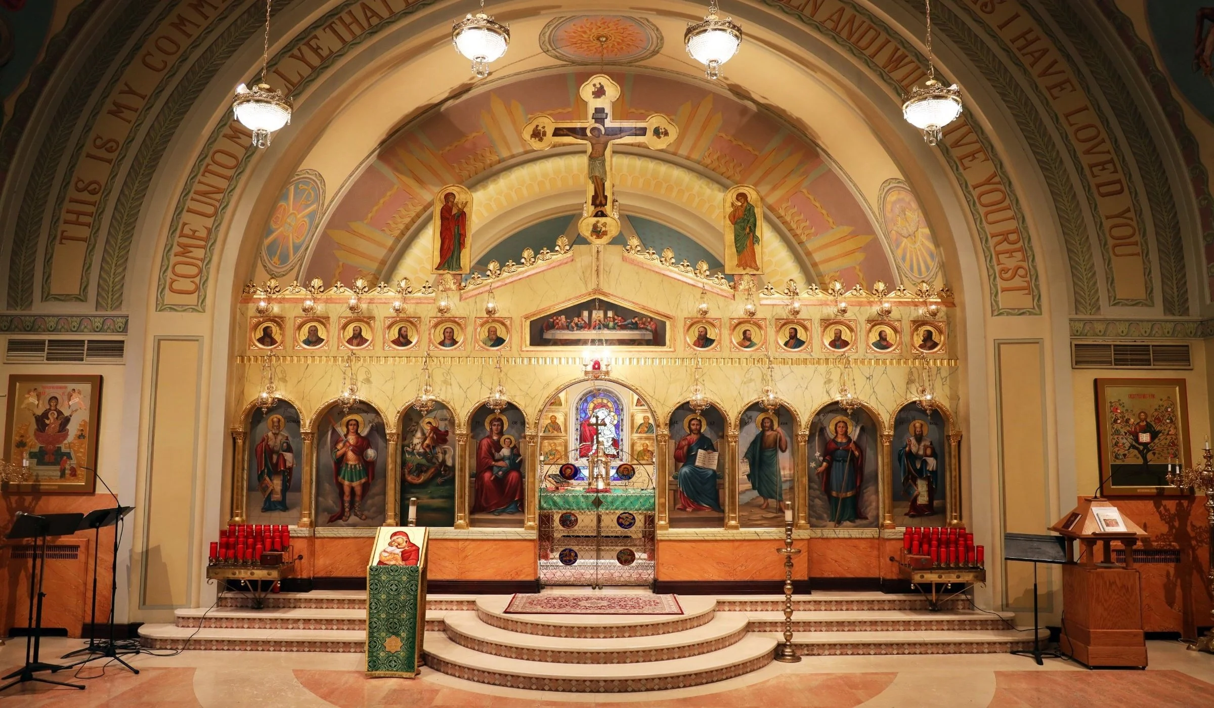 St. George MTL - Inside.jpg