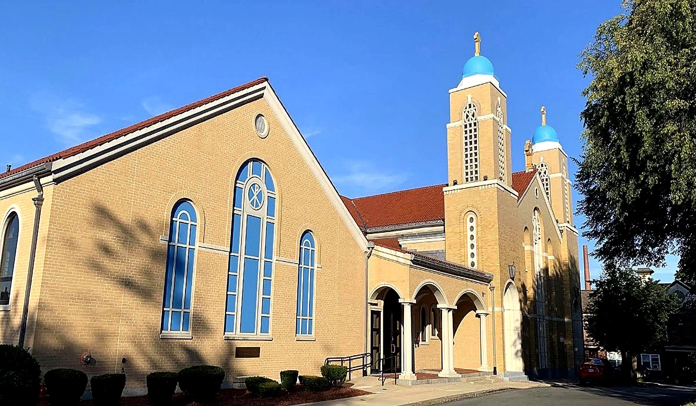 Holy Transfiguration Greek Church (Lowell) - Outside.jpg