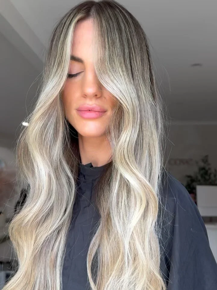 Your sign to book a foil package &hellip;
Mastered by our advanced intermediate stylist 
 Shiloh . 

#bestblondesalon #noosablondesalon #sunshinecoasthairsalon