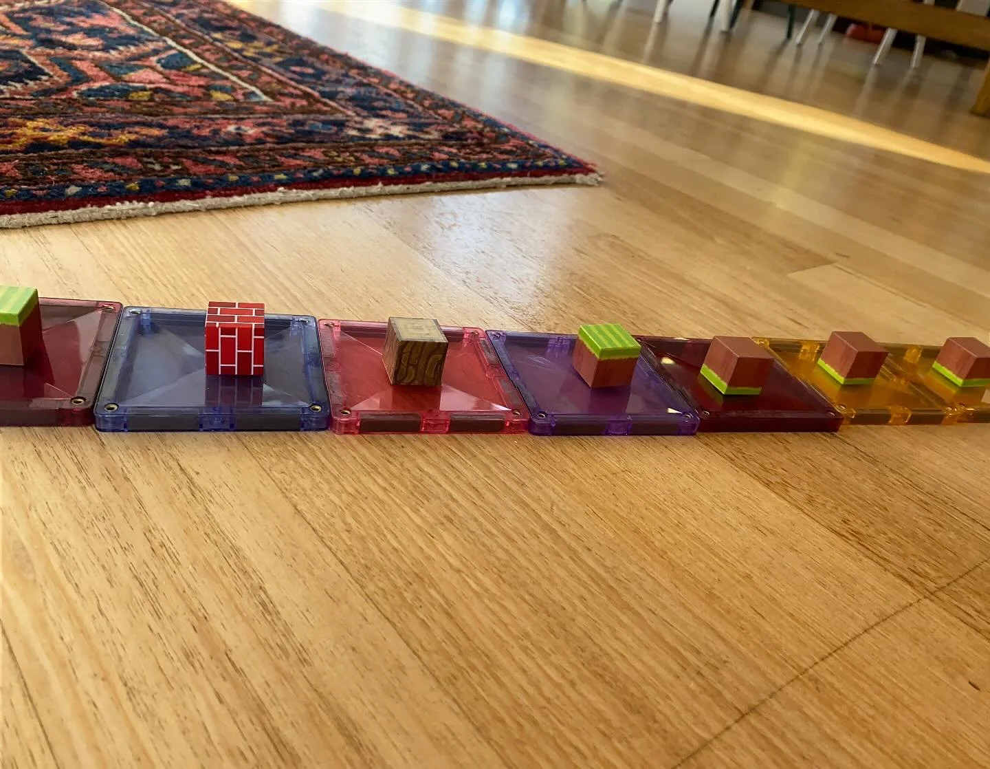 Pretend play is never just pretend! It&rsquo;s an open ended experiment about life and all its complexity. I never cease to be amazed with what children explore in their play and the wonderful ways they invent to communicate their inner world ✨

#pla