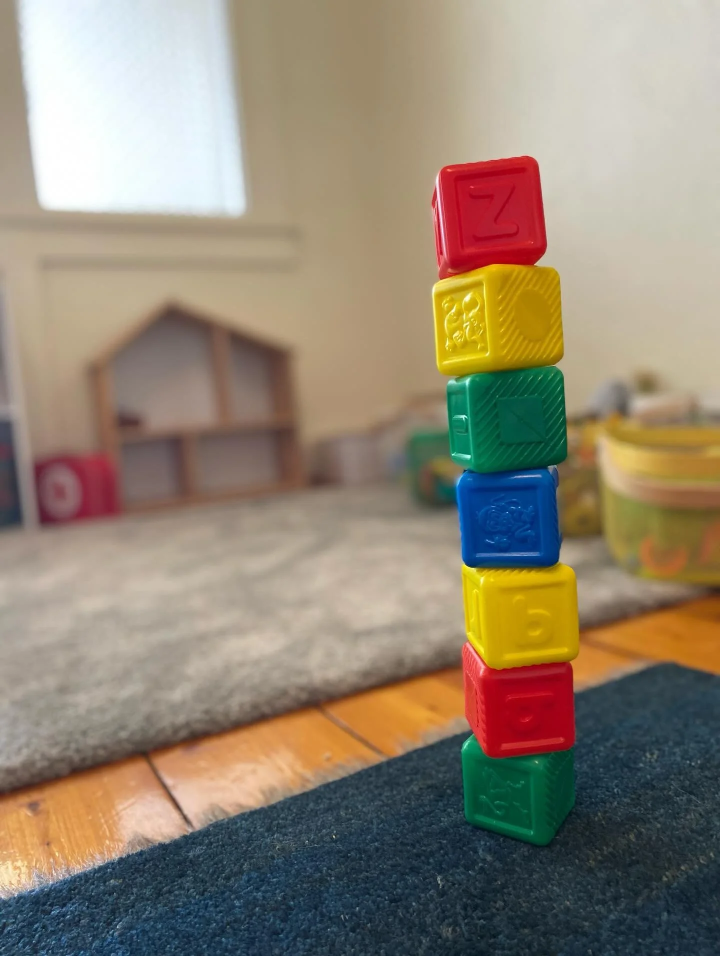 Who else is feeling a bit wobbly after the school holidays? 🫠 Whether we love the freedom from the routine or desperately miss the structured days, returning to school is still a transition that can be tricky for younger kids. Remember that as alway