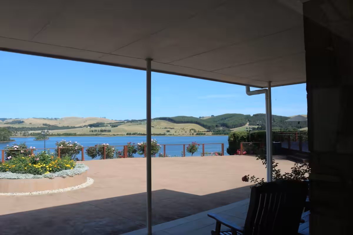Gorgeous Candowie Farm Stay