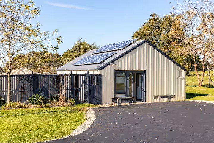 Adorable 2 Bedroom Farm Stay