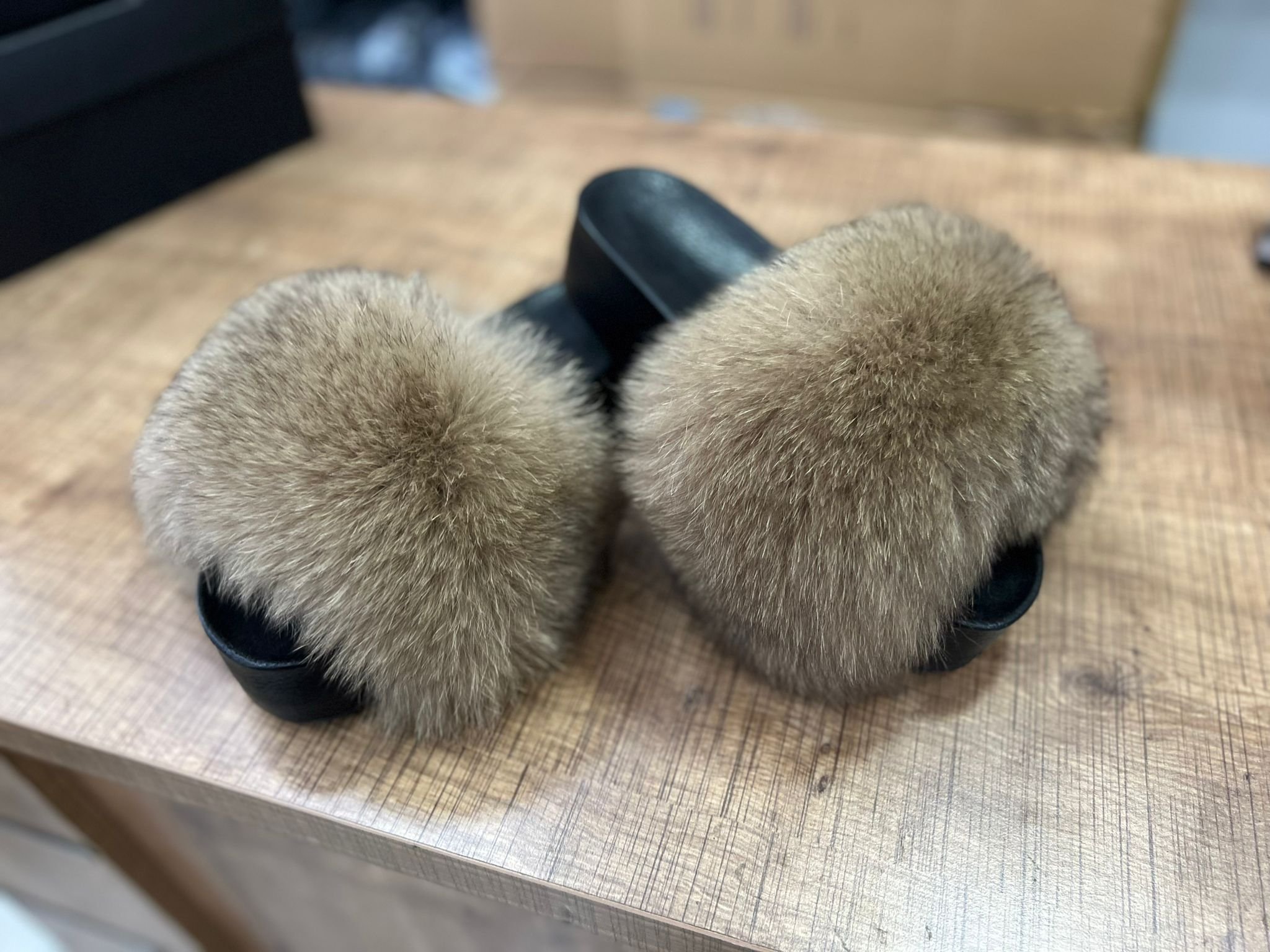 Women’s fox fur slides