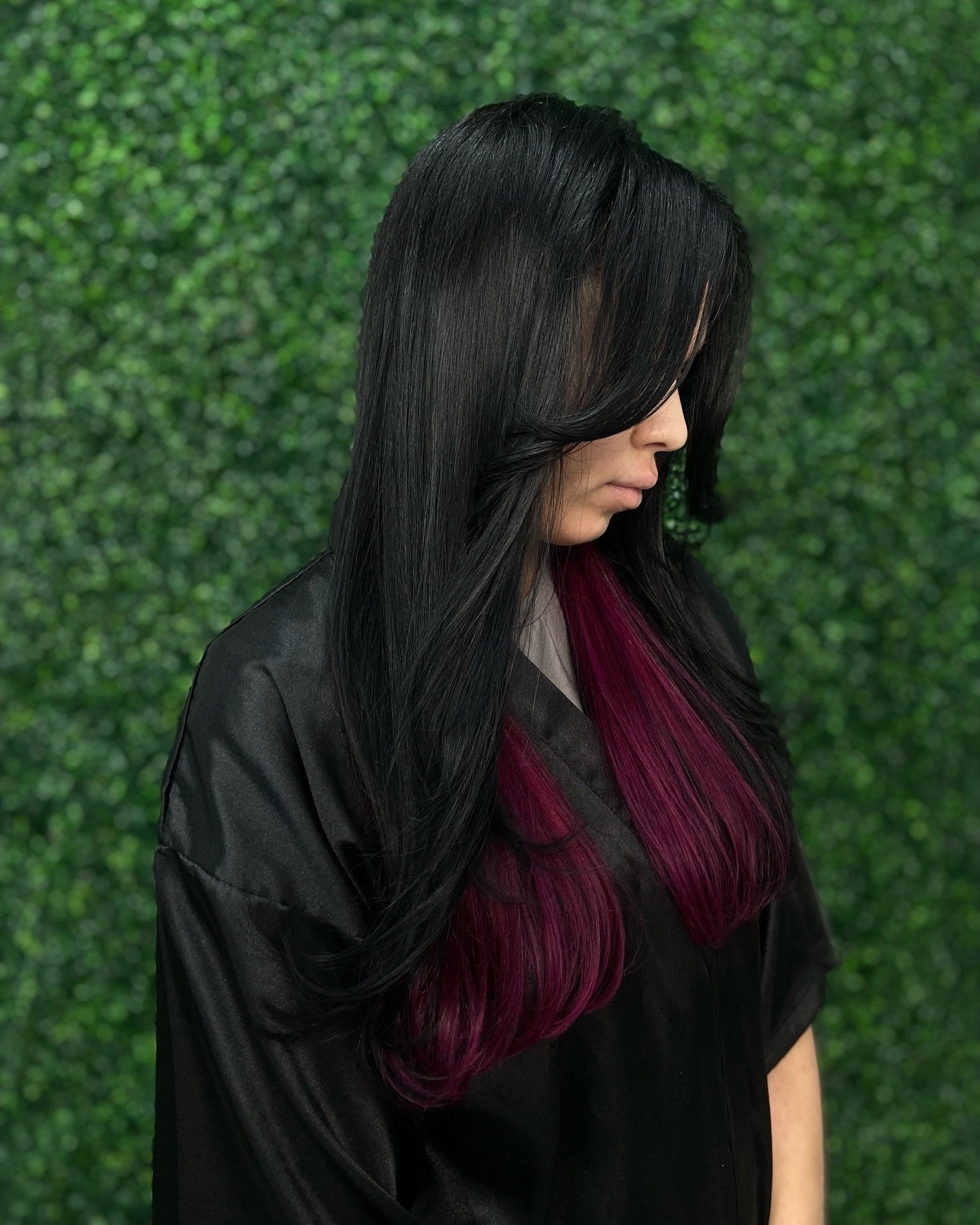 Peek-a-boo!! Loving this hidden color block ✨