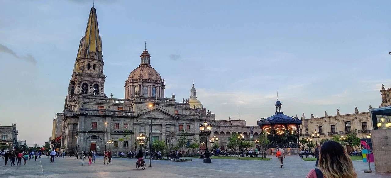guadalajara-4562248_1280-min.jpg
