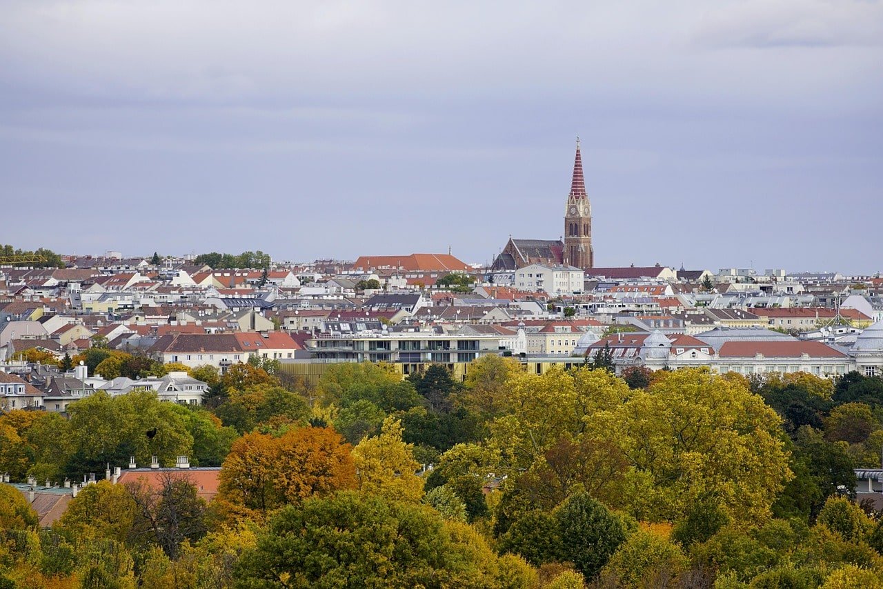 city-6754515_1280-min.jpg