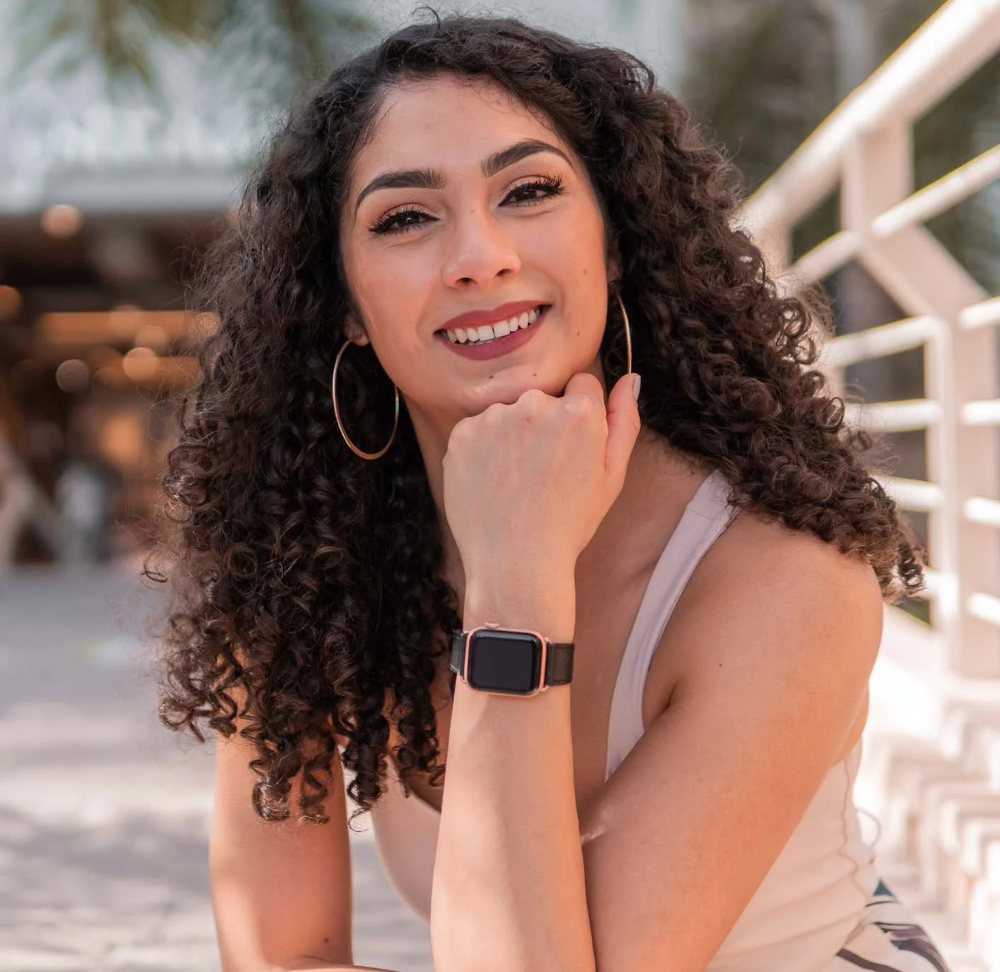 Erika Cruz, Latina empowerment coach and founder of Courage Driven Latina, smiling confidently in a professional portrait