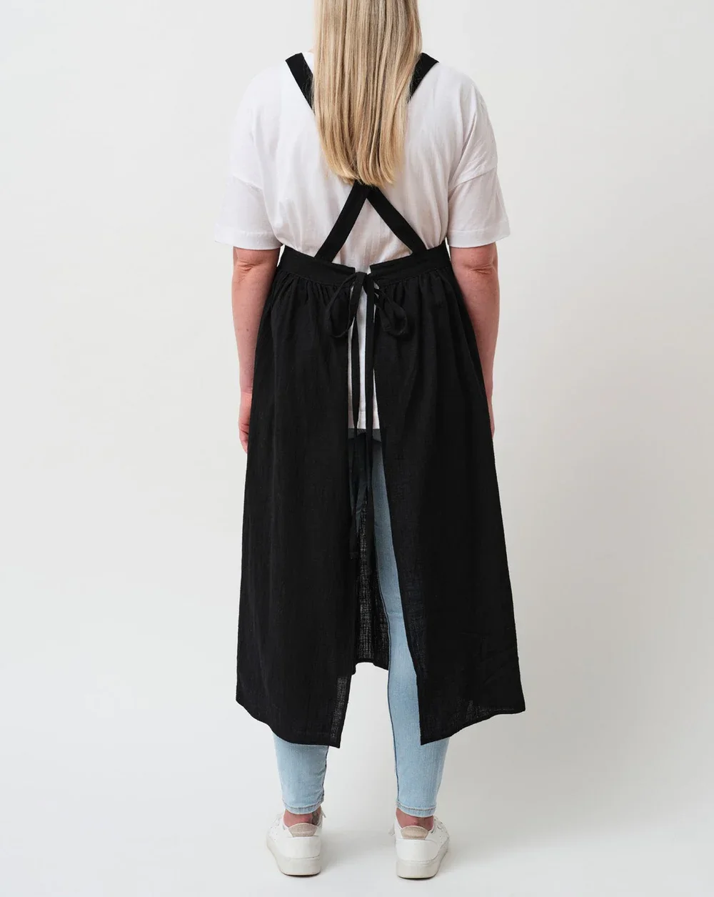 Apron-Black-03.webp