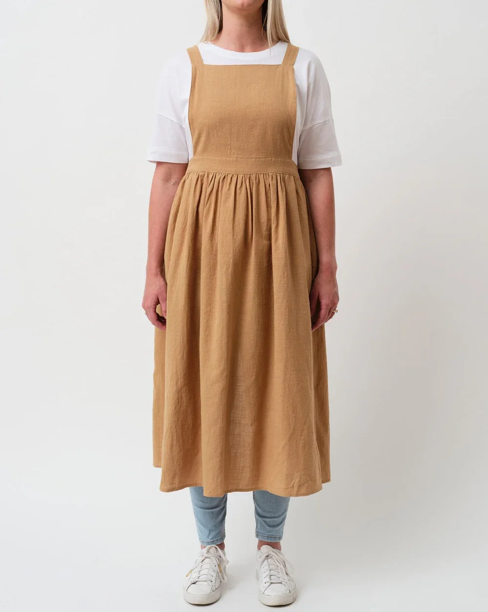 Apron-Caramel-01.webp