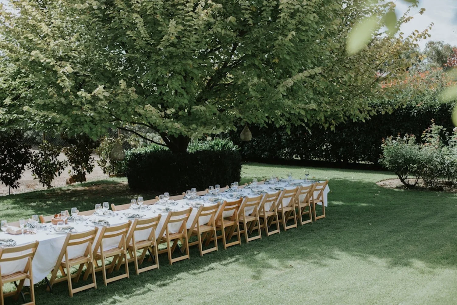 lunch-social-long-table_1500x1000.webp