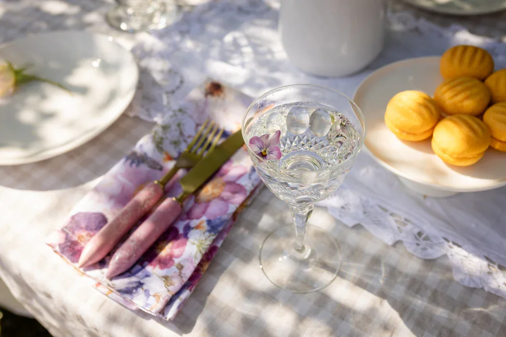 blooms-of-love-napkins_2.webp
