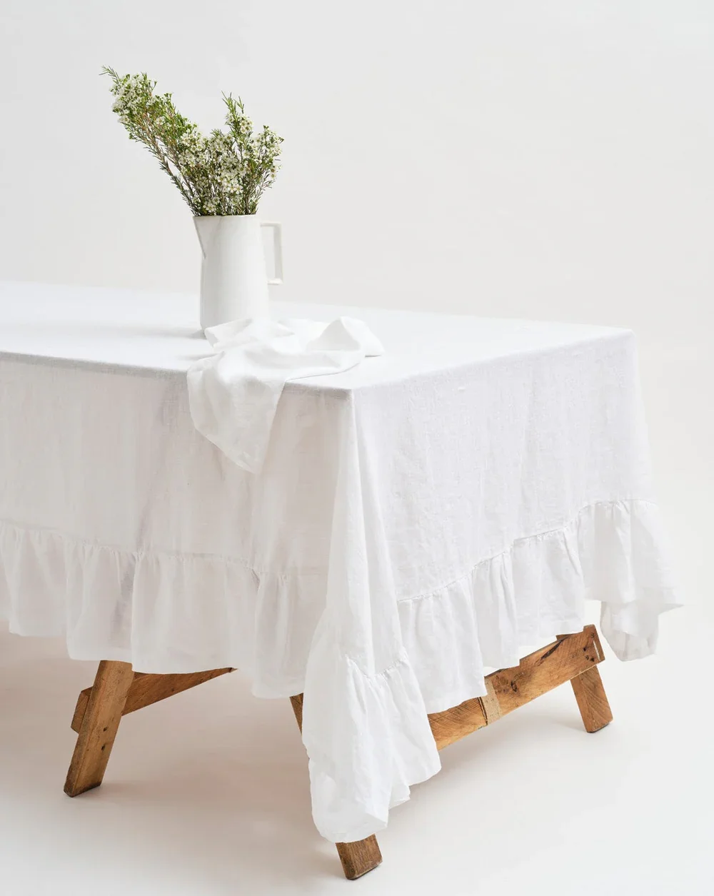 inspired-table-white-linen-napkin_3.webp