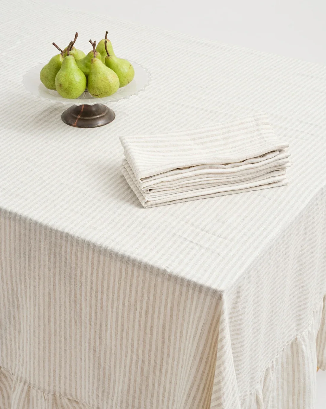 inspired-table-soft-grey-stripe-napkin_1.webp