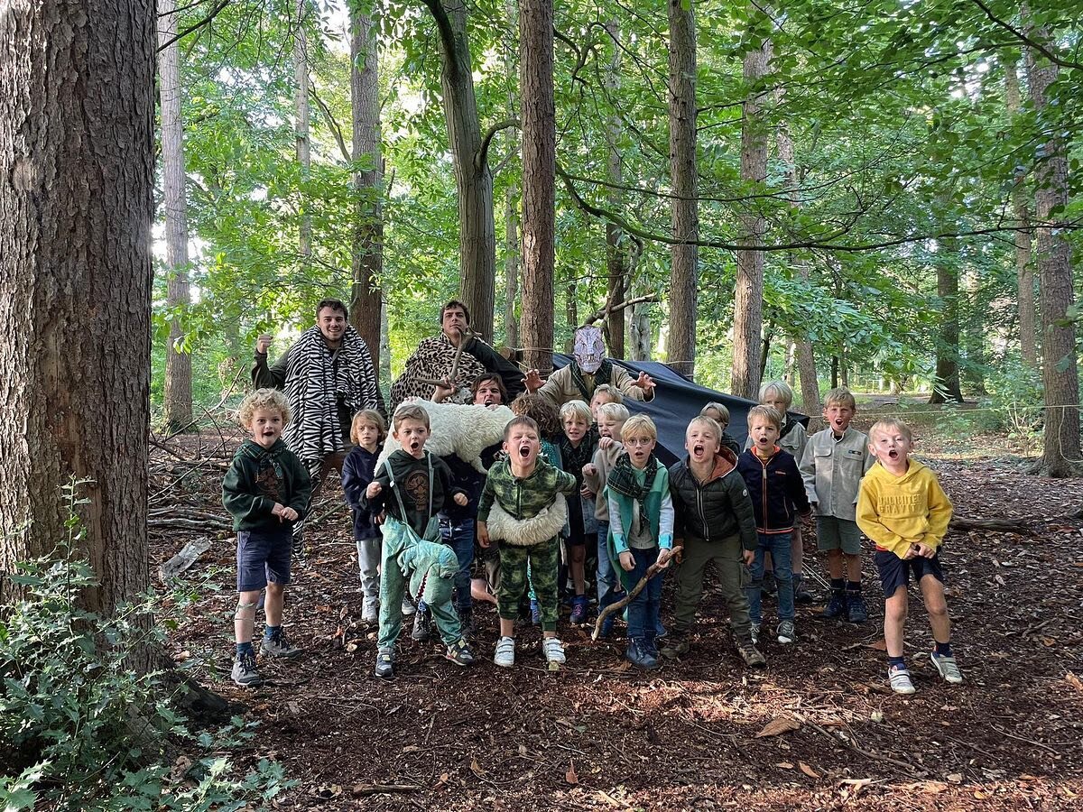 Gisteren gingen de Kapoenen naar het Dinotijdperk en hebben de Welpen het Spaghettimonster eigenhandig verslaan. De JVK speelde een groot strategospel en de VK zorgde voor de defensie van onze chalet!

Volgende week van 14u tot 17u aan onze chalet:
K