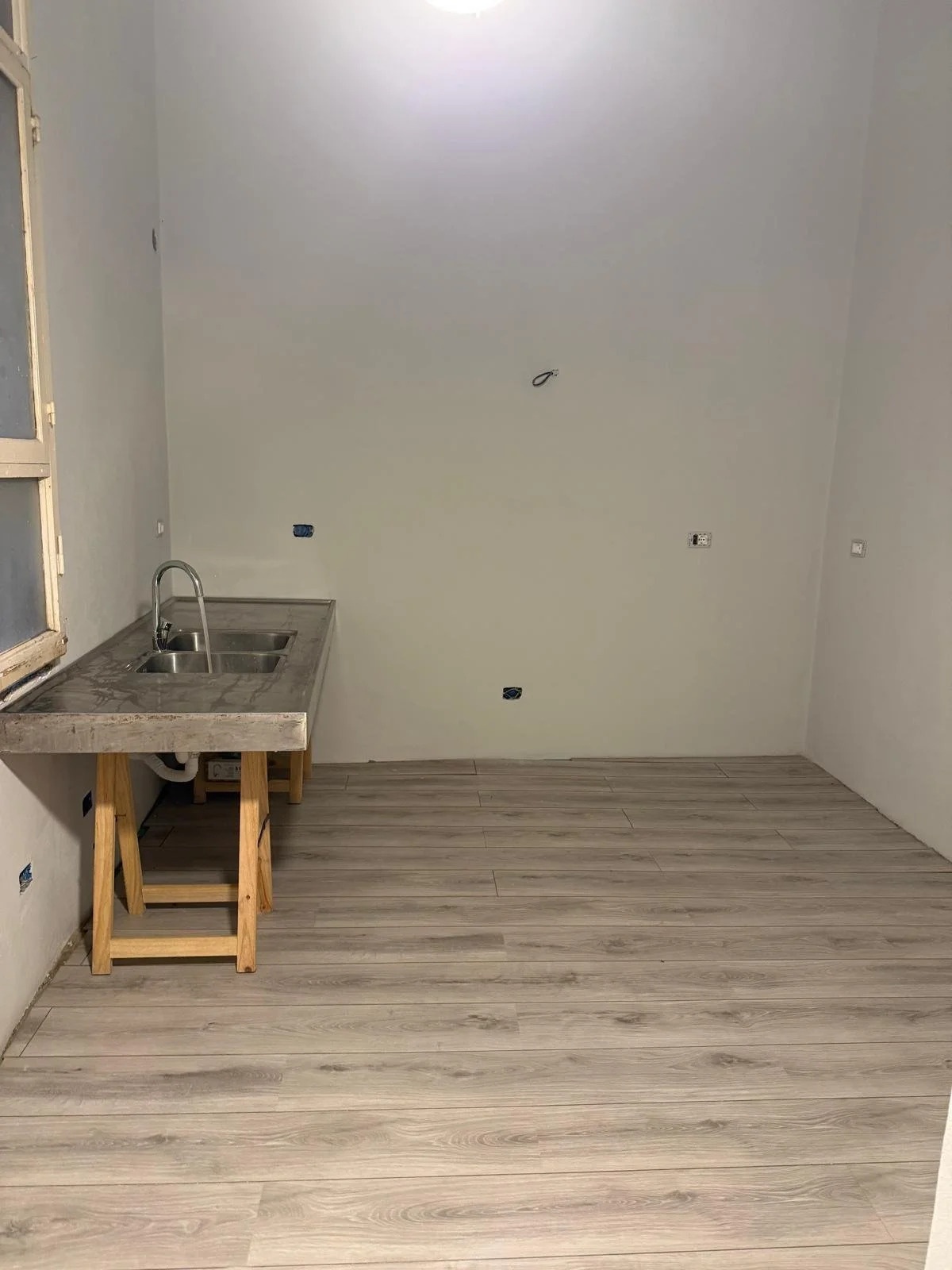 Temporary sink unit until kitchen fitted