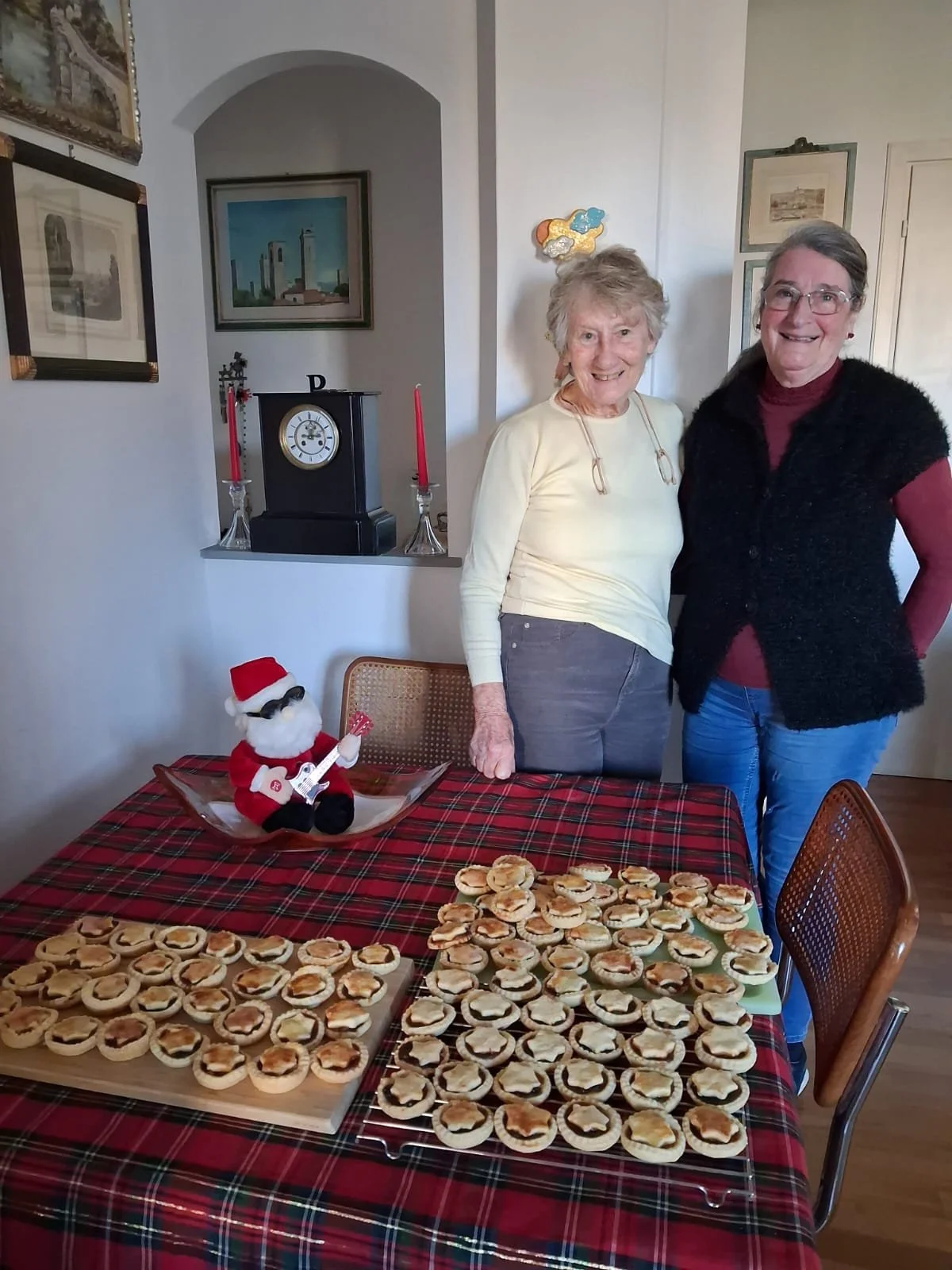 Linda and Penny making Mince pies, too