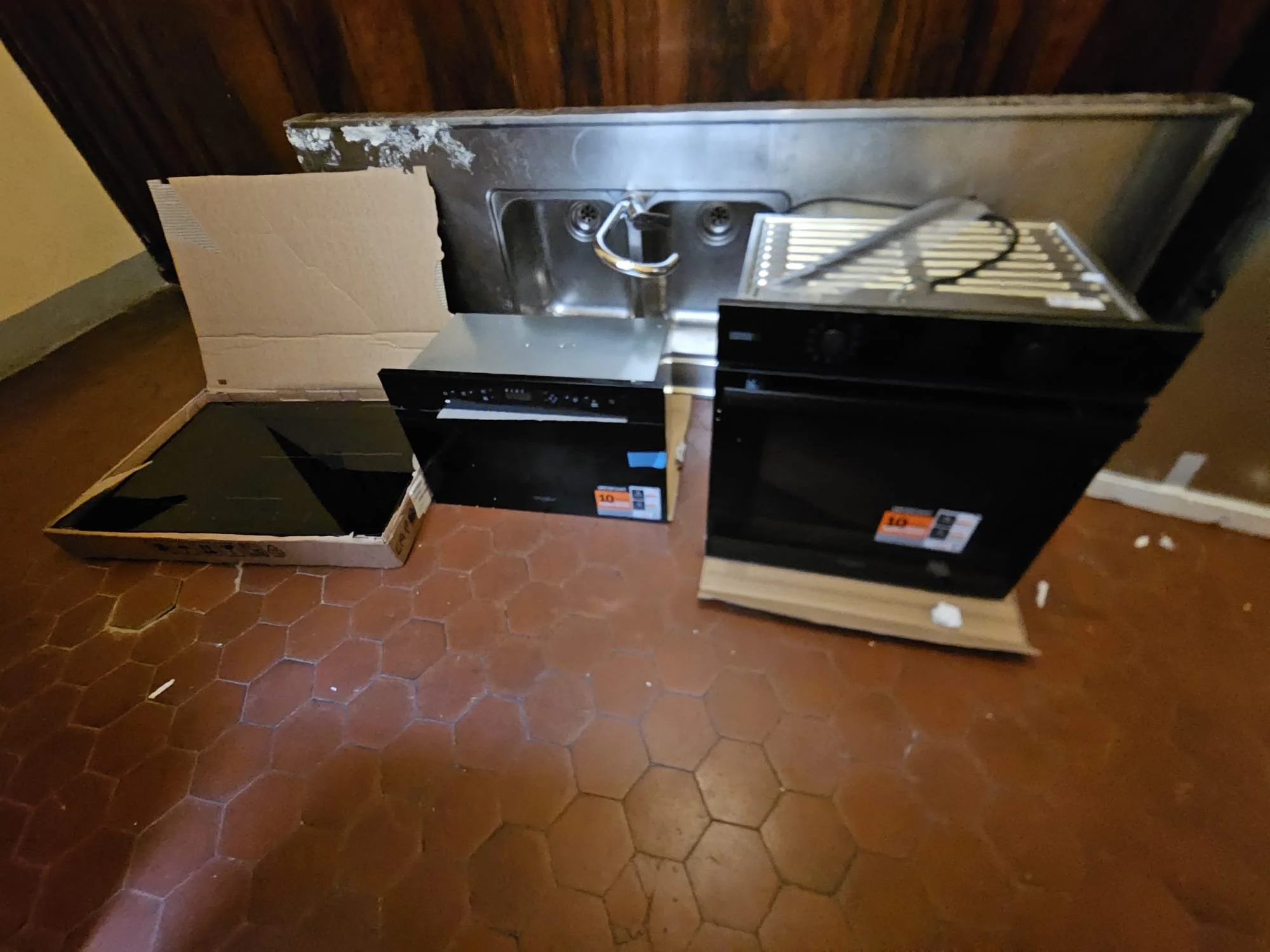 Oven, microwave and hob
