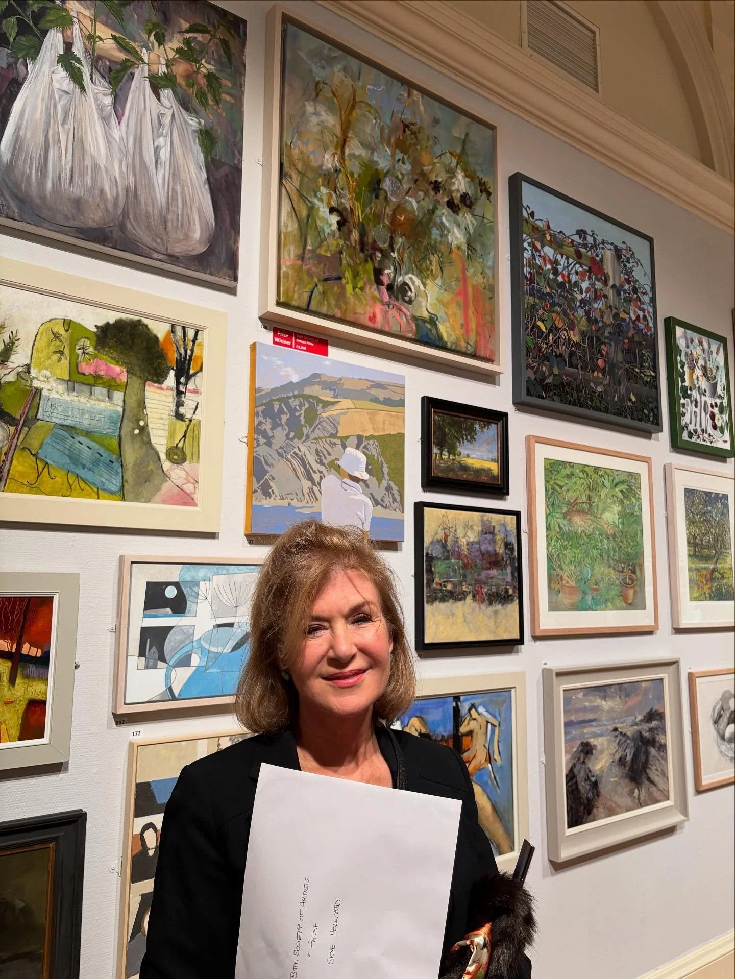 Congratulations to @skyeholland winner of The Bath Society of Artist’s Prize, with her painting The Beginning and End of Something can be seen @victoriaartgallerybath until January 10th 2026 #prizewinner #whatsoninbath #contemporaryart