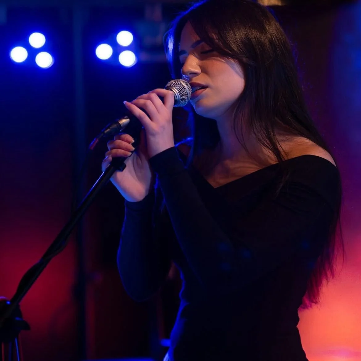 Live Music with Amy Villa